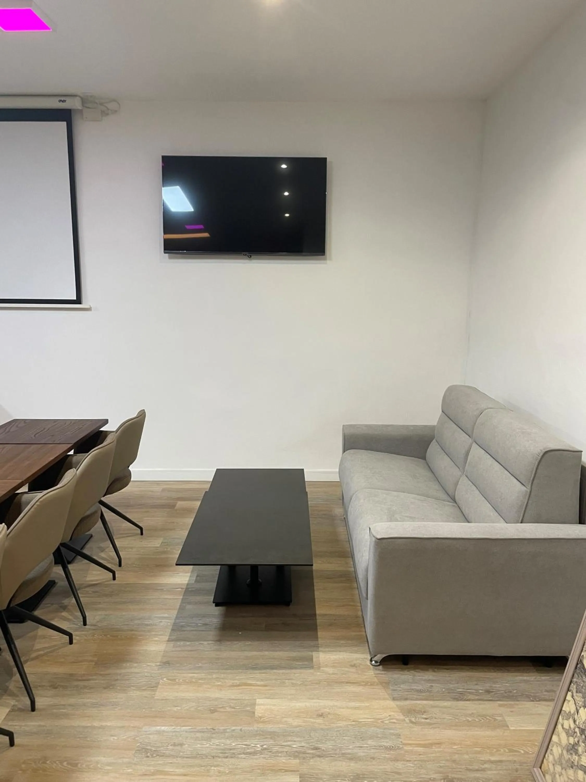 Meeting/conference room in Empire Hôtel