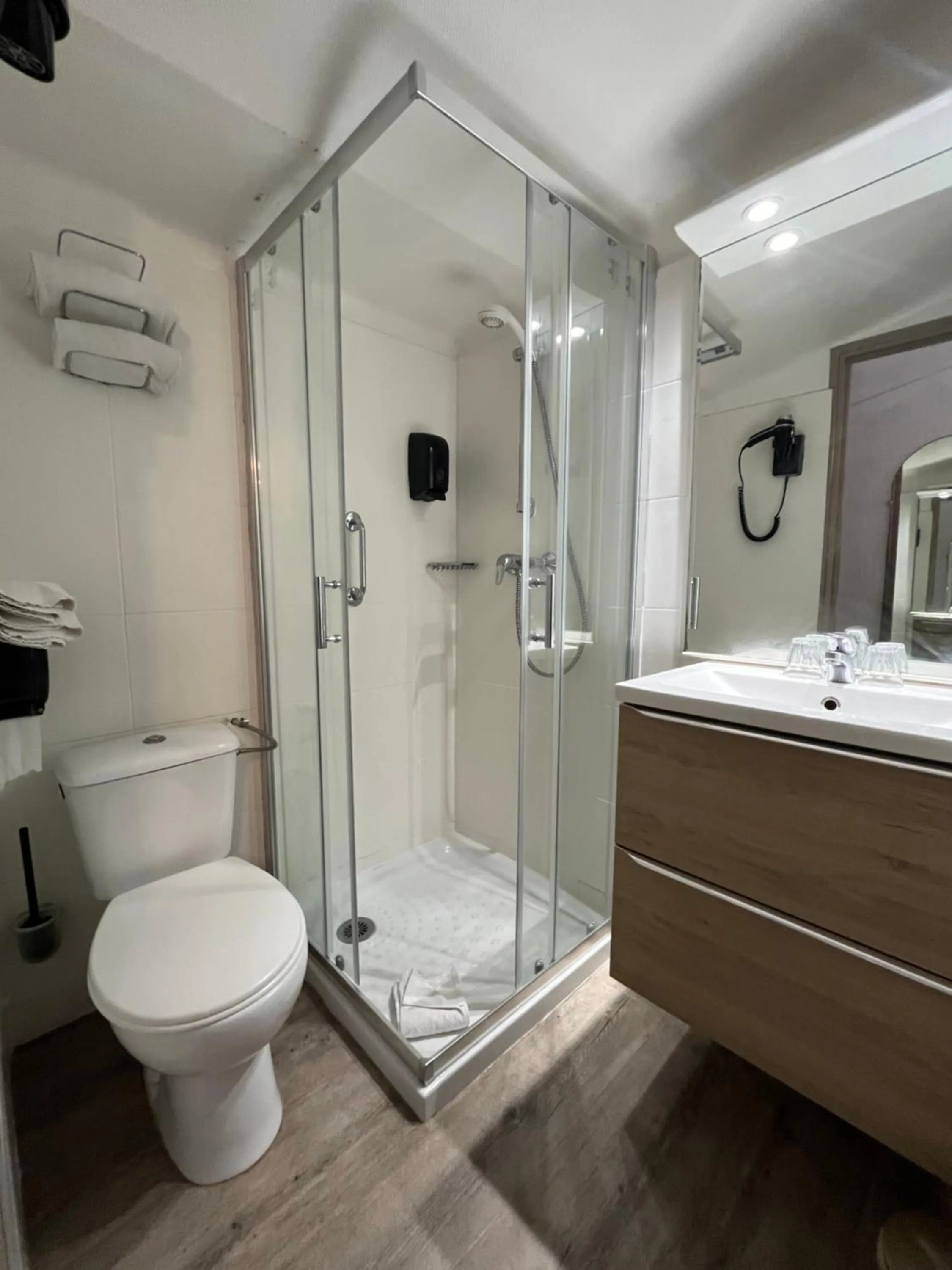 Bathroom in Empire Hôtel