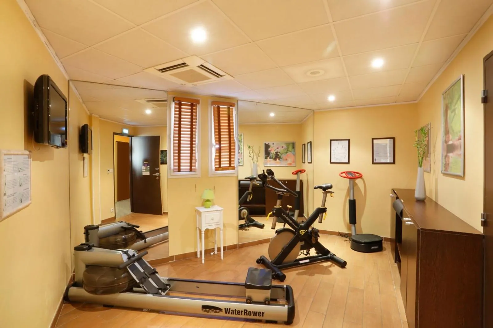 Fitness centre/facilities in Suite Home Apt Luberon