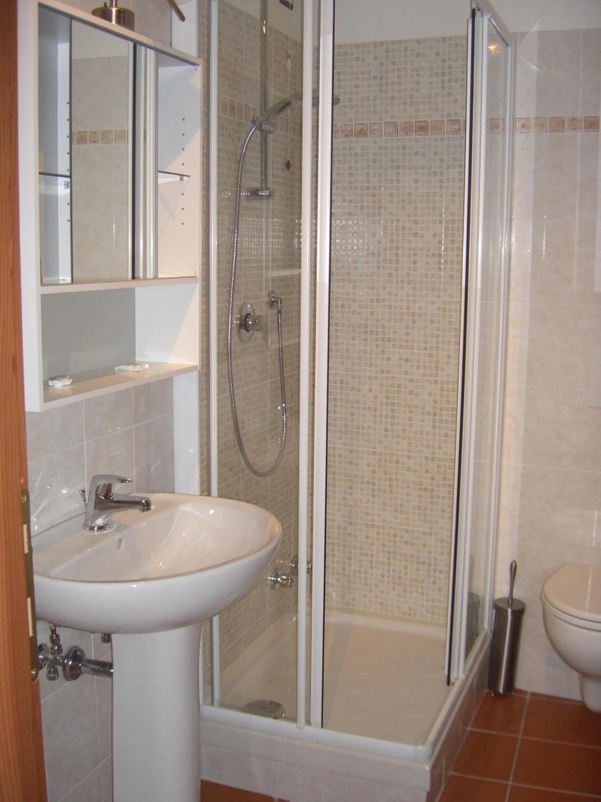 Shower in Hotel Paese Corvara