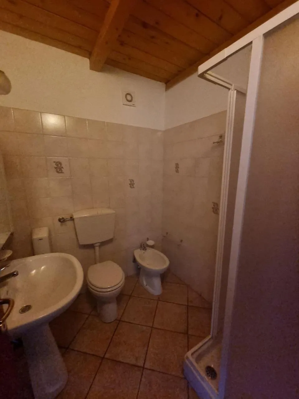 Shower in Hotel Paese Corvara