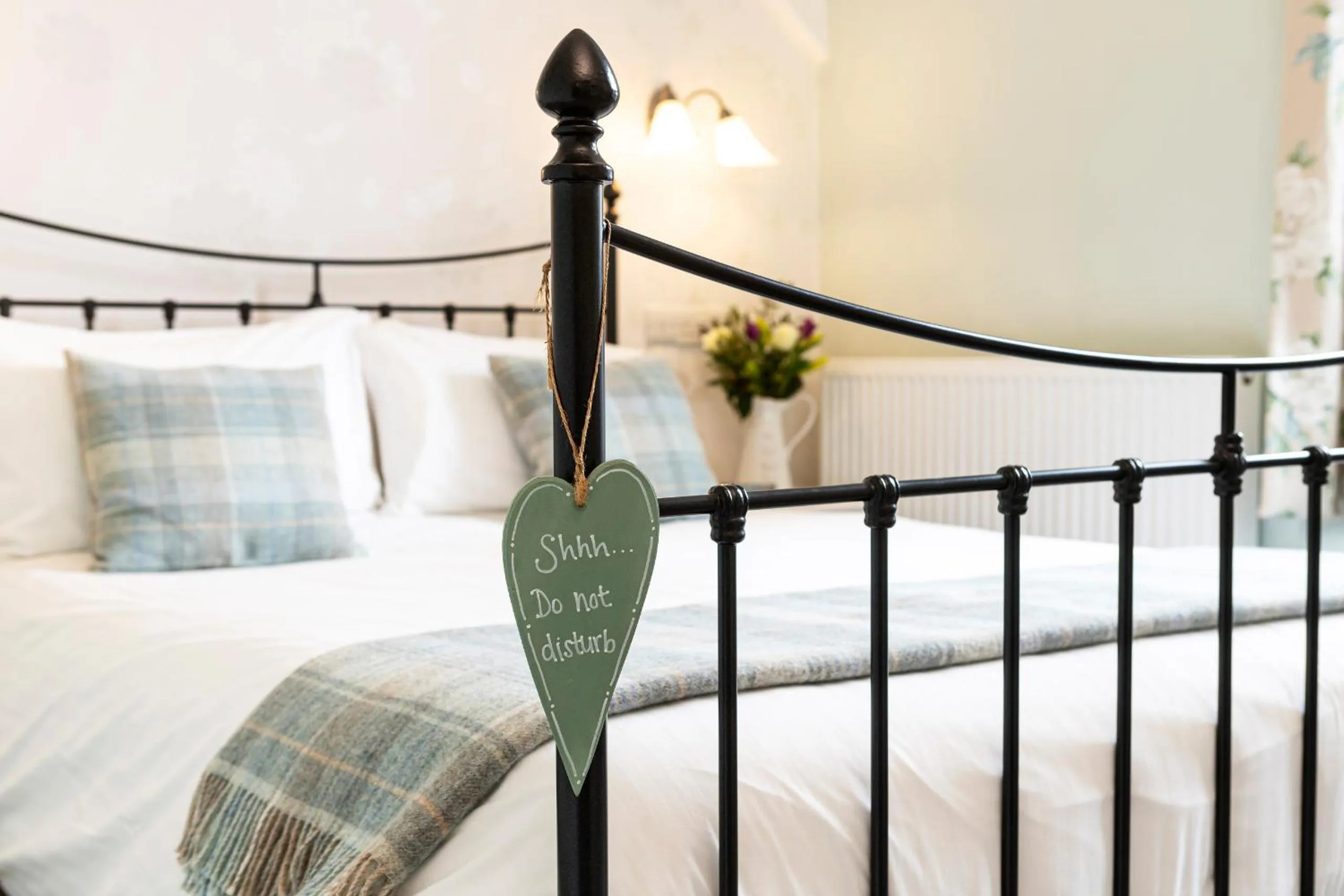 Bedroom, Bed in Elder Grove