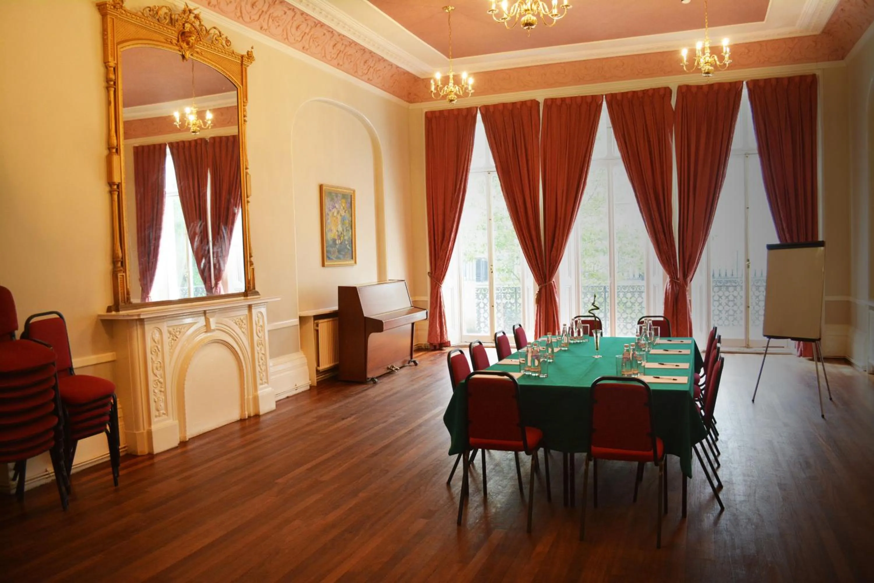 Property building in 72QT