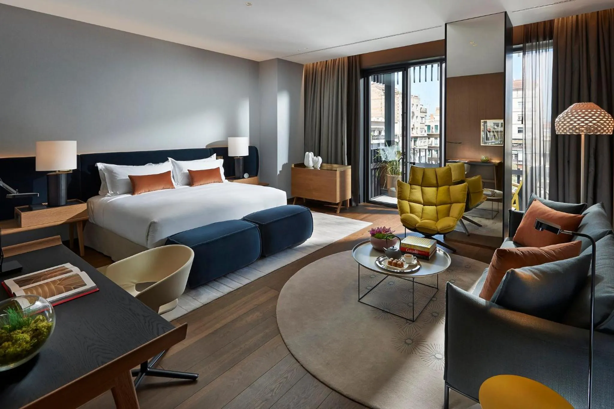 Lounge or bar, Bed in Mandarin Oriental, Barcelona