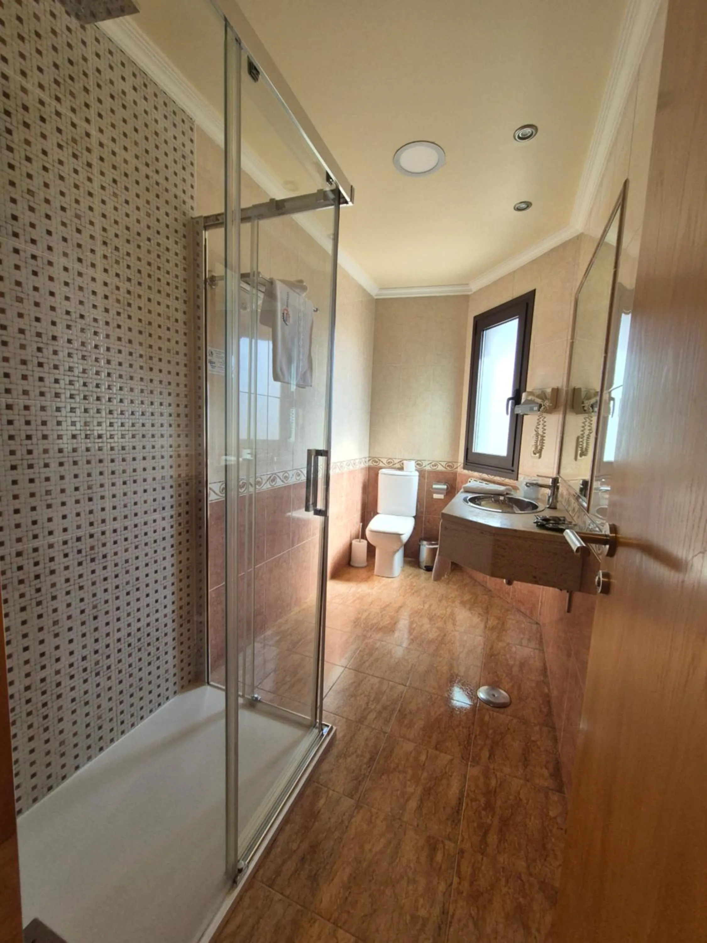 Shower in Hotel HHB Pontevedra Confort