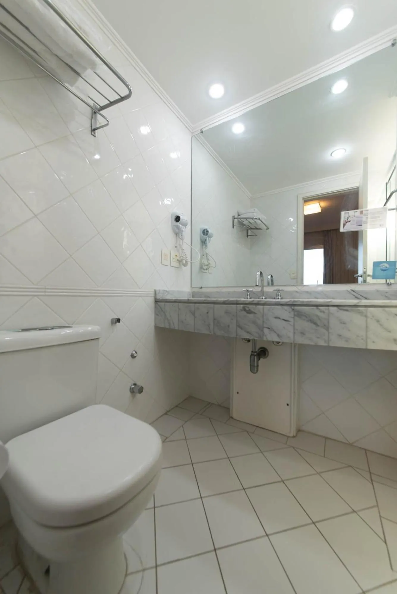 CHARMOSO FLAT NA OSCAR FREIRE