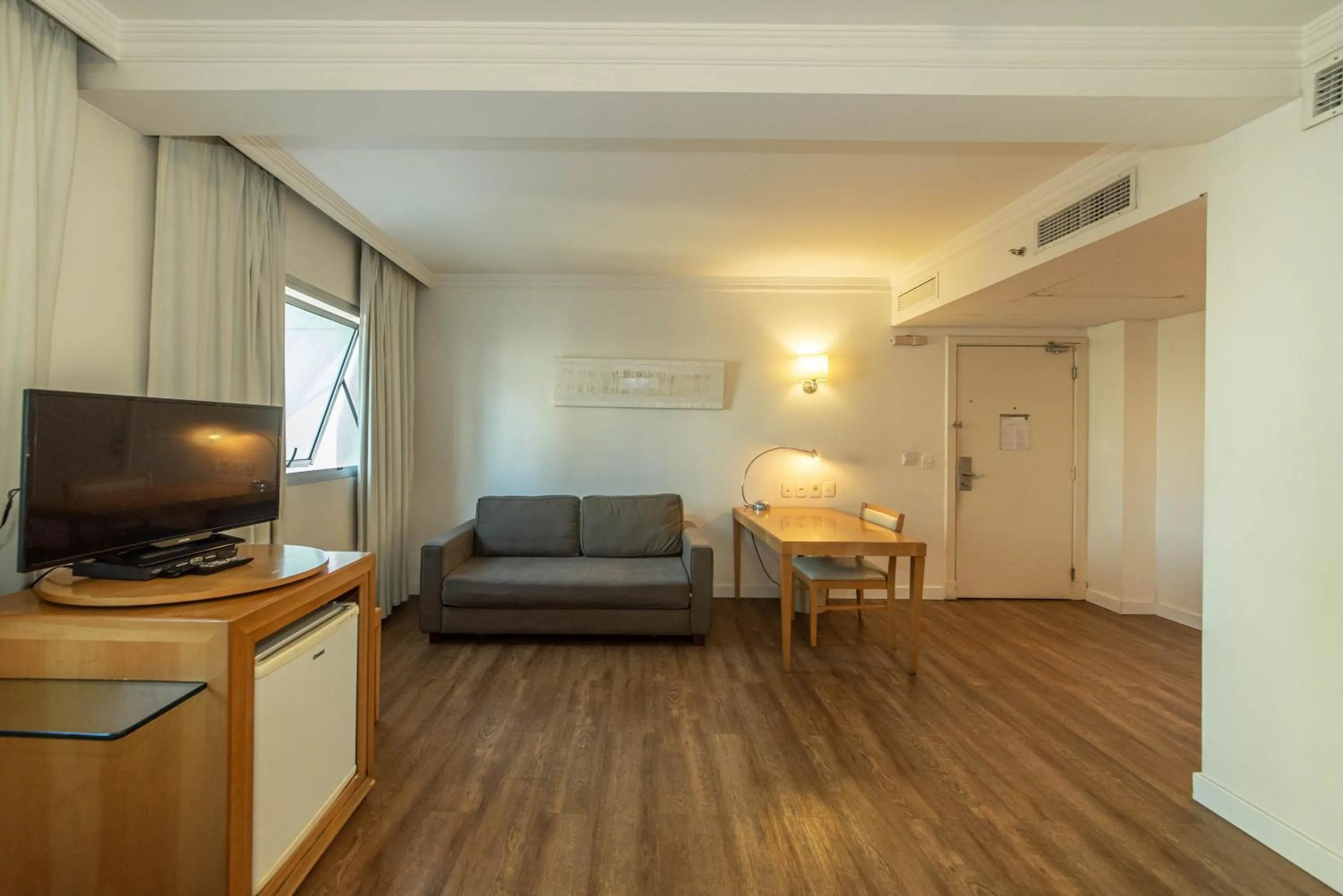 CHARMOSO FLAT NA OSCAR FREIRE