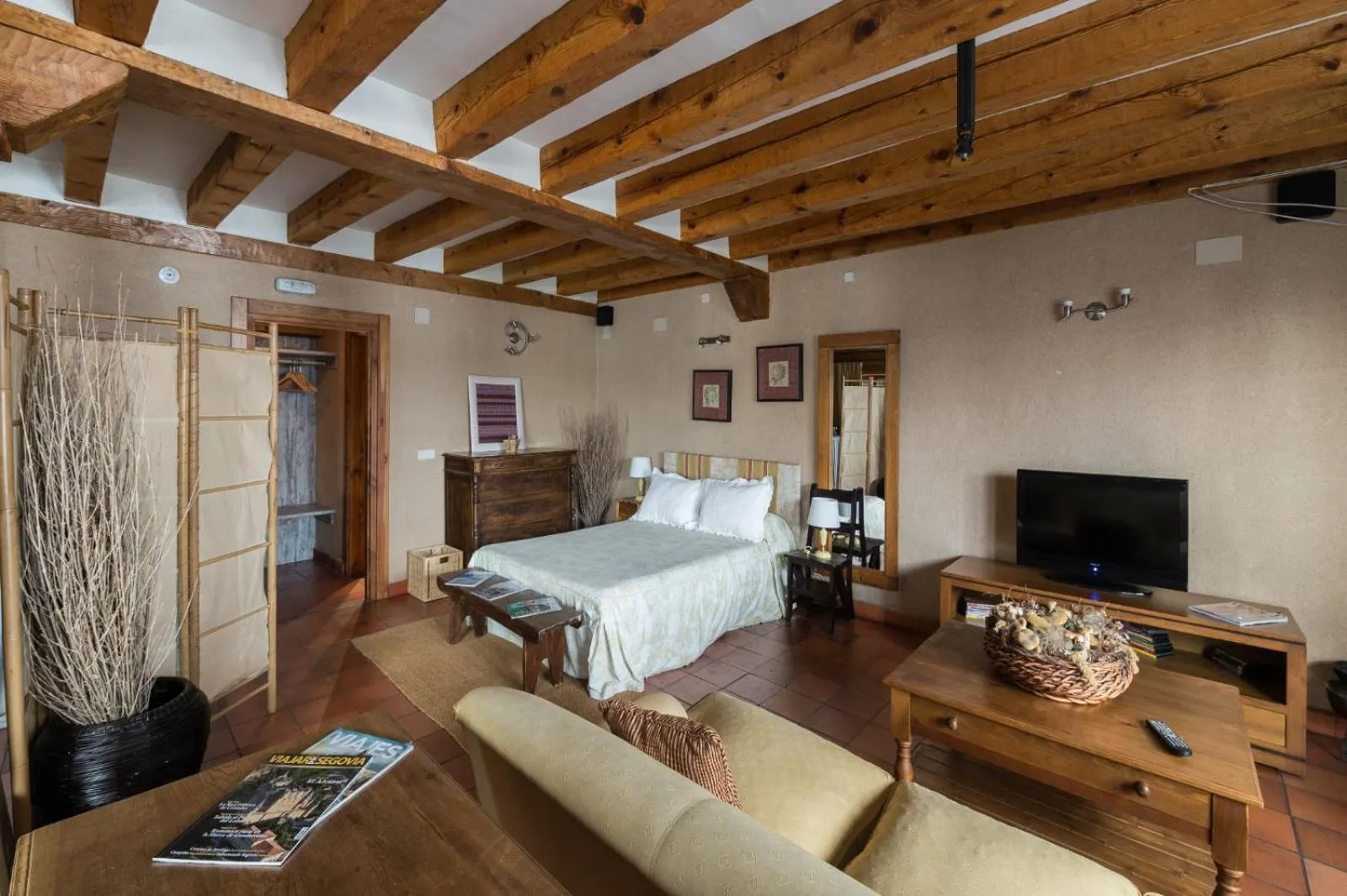 Suite in Posada Real Mingaseda