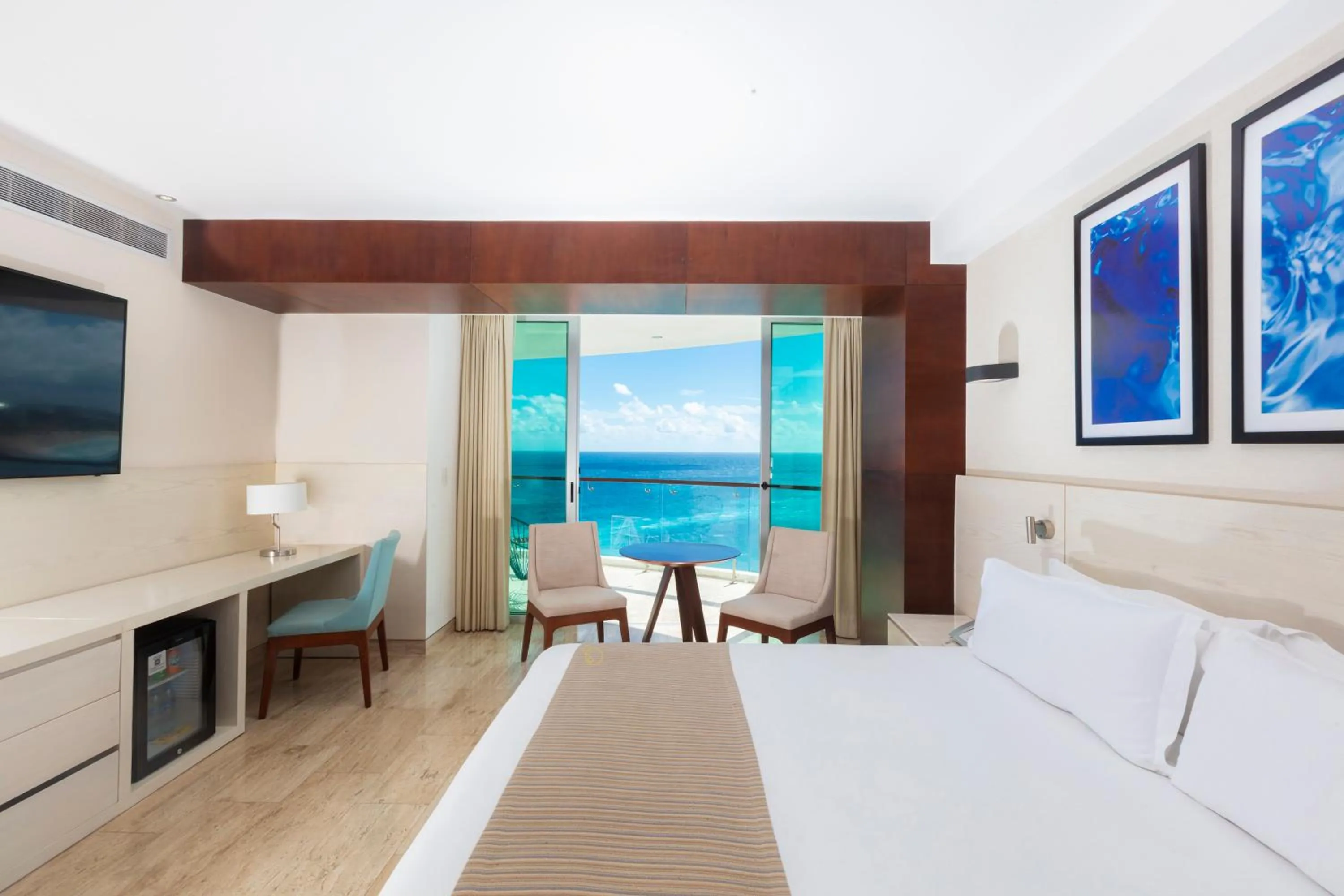 Bed in Altitude at Krystal Grand Cancun - All Inclusive