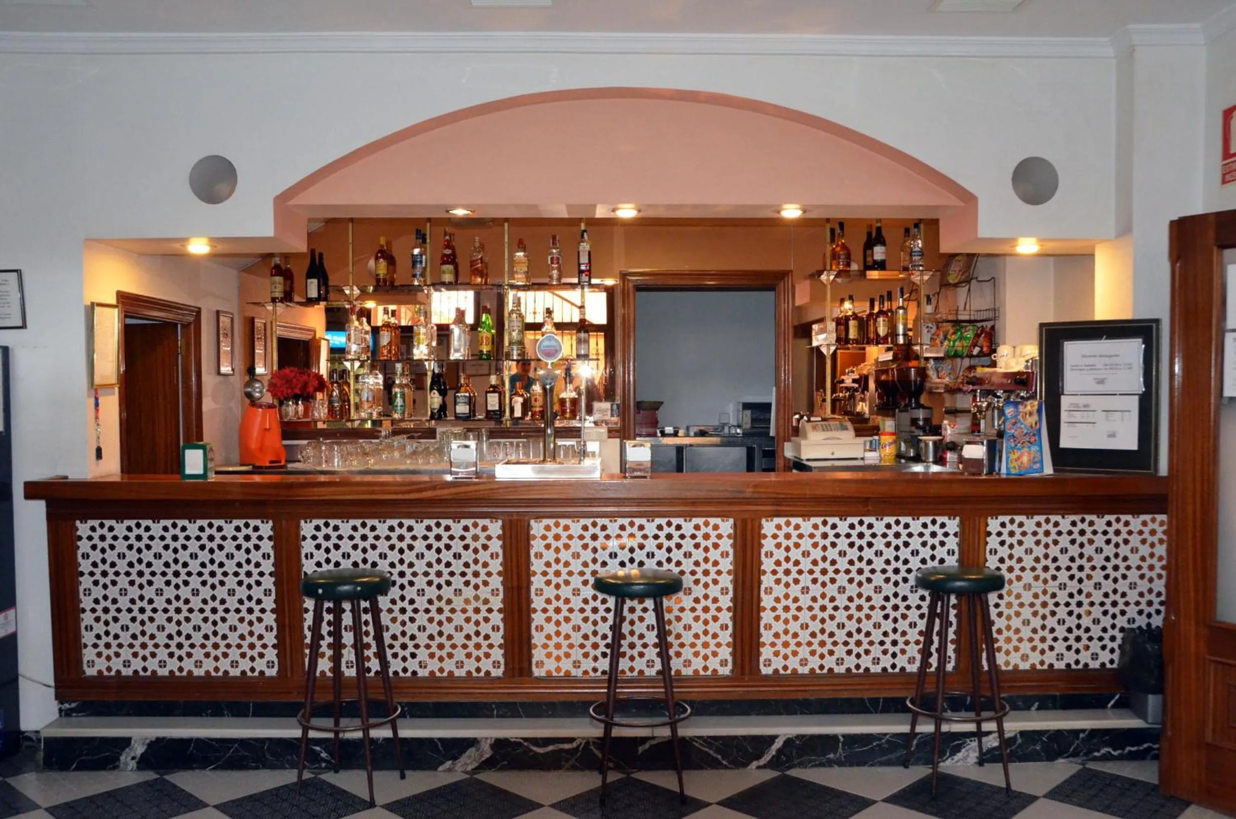 Restaurant/places to eat in Hotel La Noria