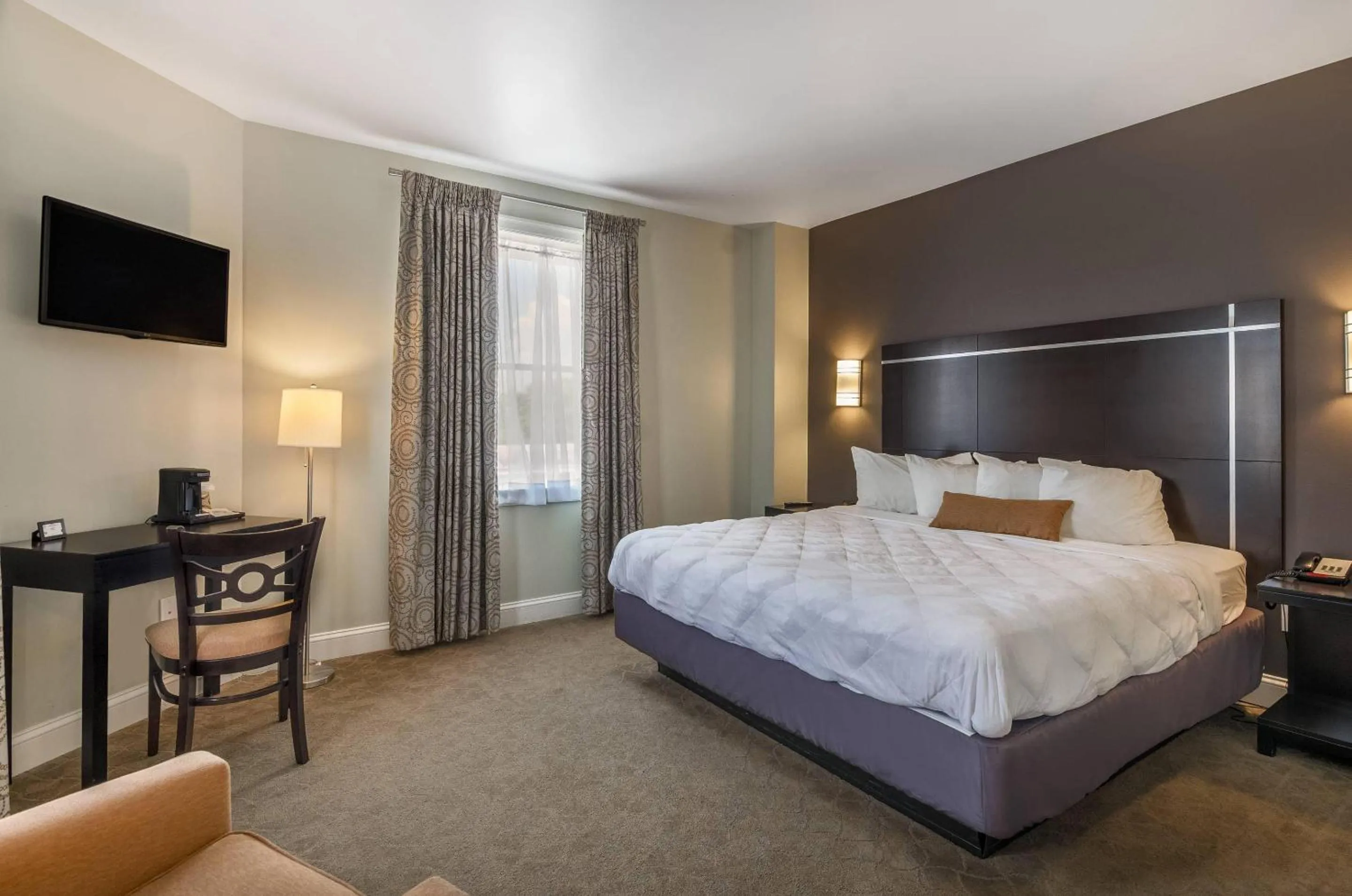 Bedroom, Bed in The Gin Hotel, an Ascend Collection Hotel