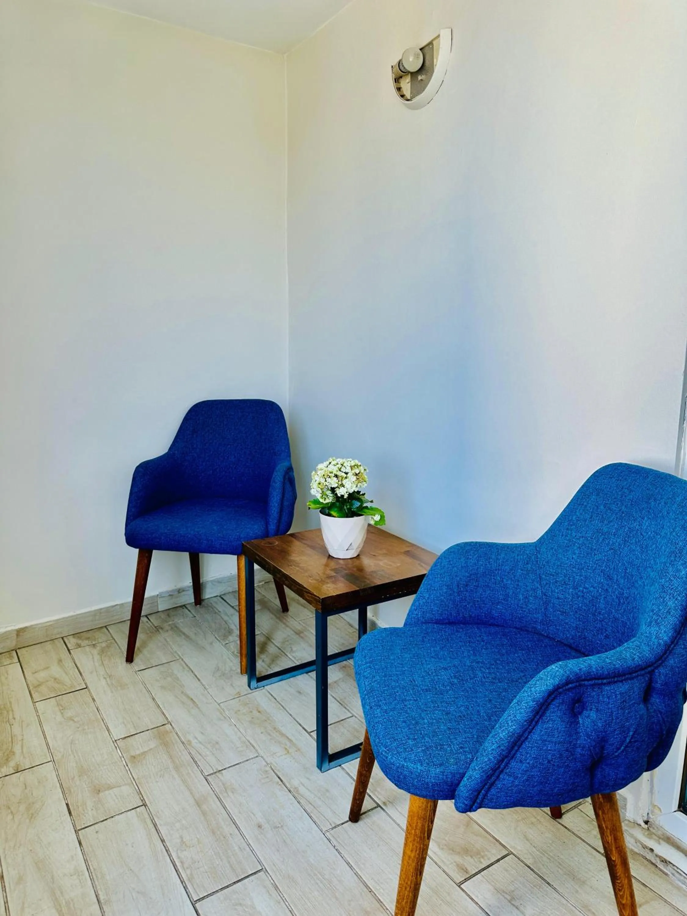 Seating area in Sirkeci Quietness Hotel