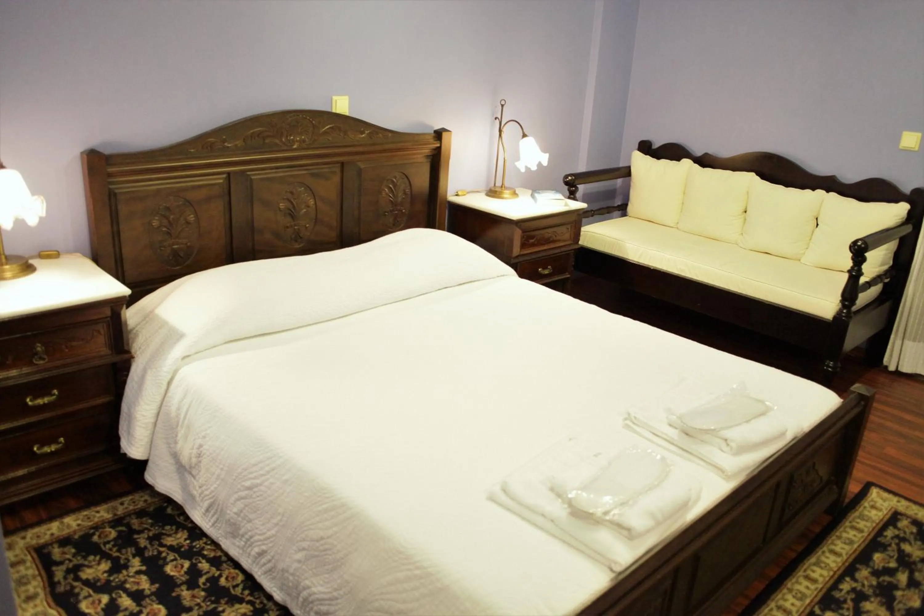 Photo of the whole room, Bed in Ilion Hotel