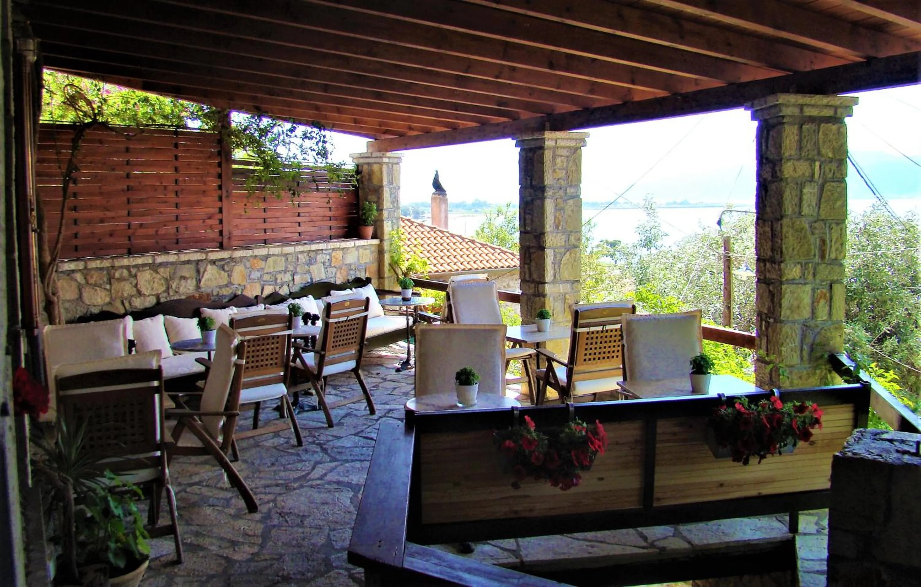 Patio in Ilion Hotel