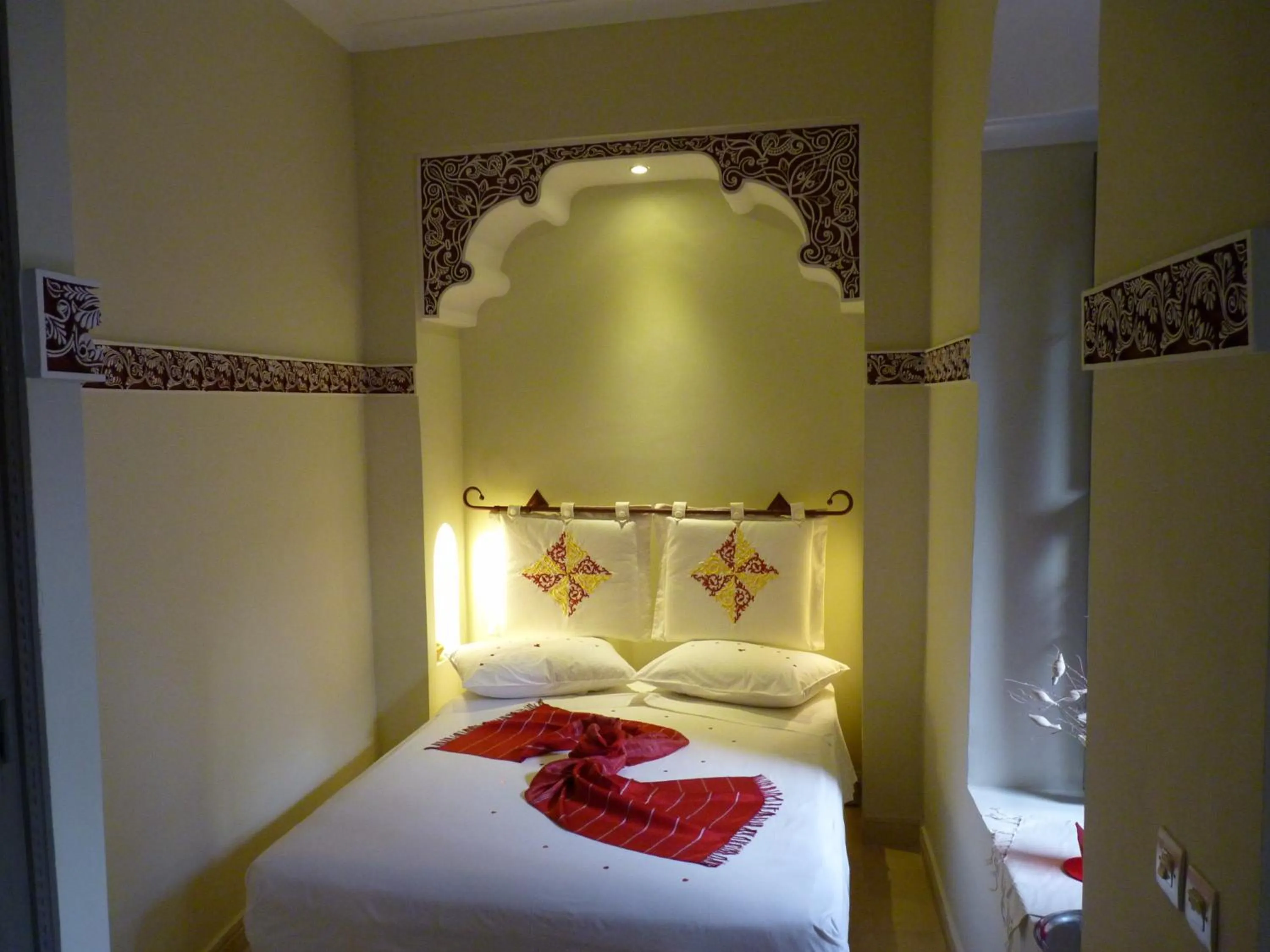 Photo of the whole room, Bed in Dar Andamaure