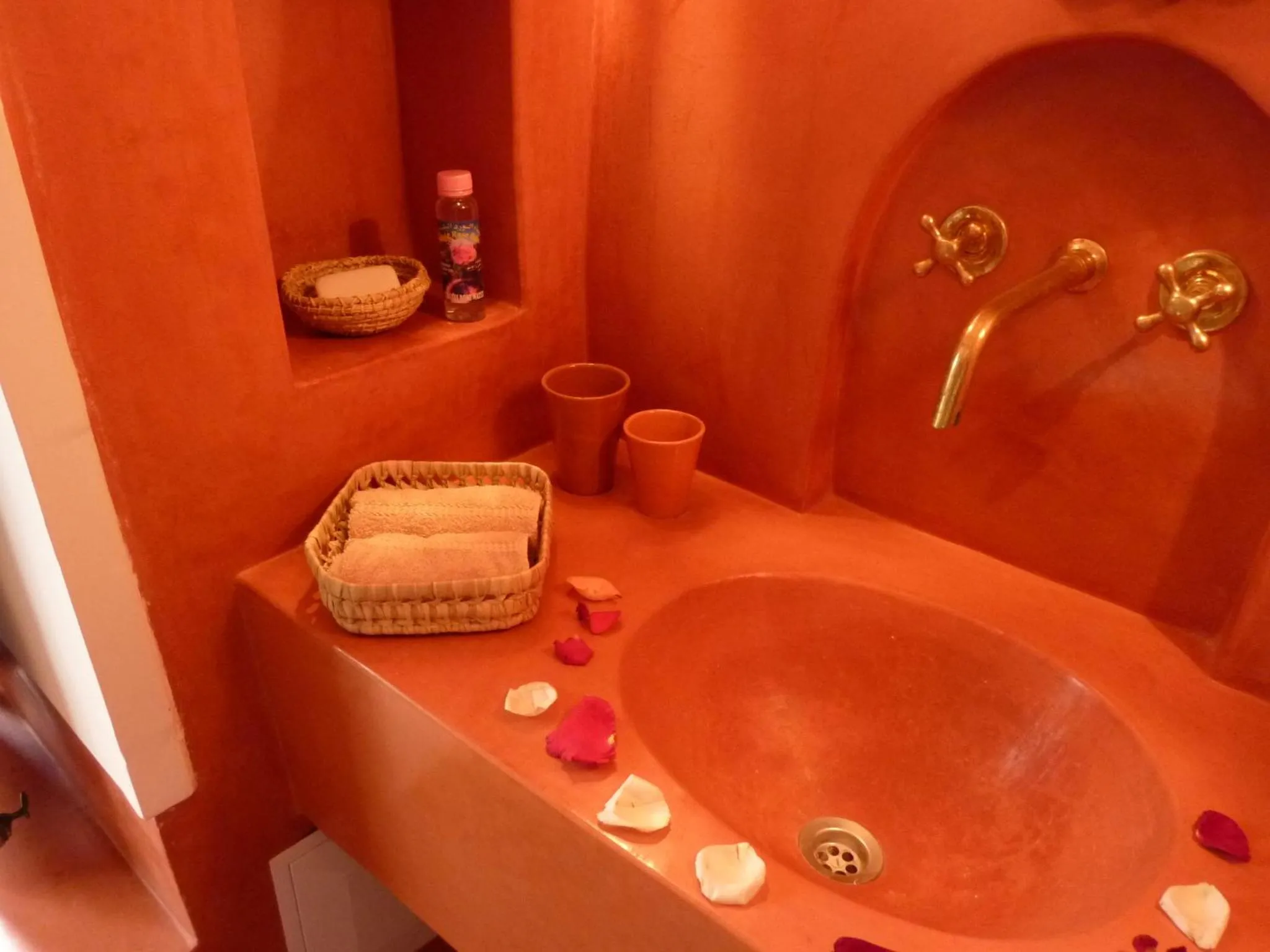 Bathroom in Dar Andamaure