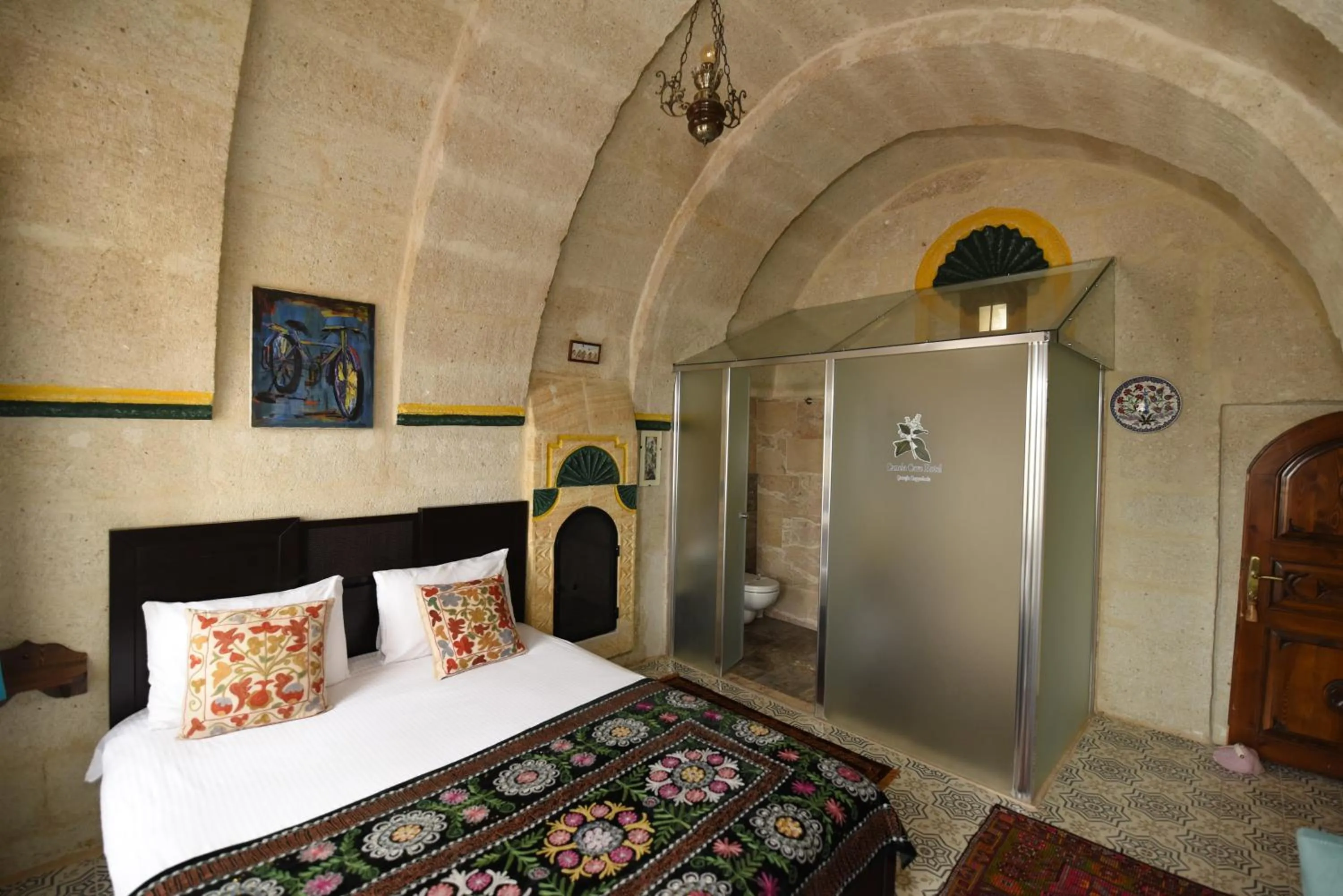 Photo of the whole room, Bed in Canela Cave Hotel - Cappadocia