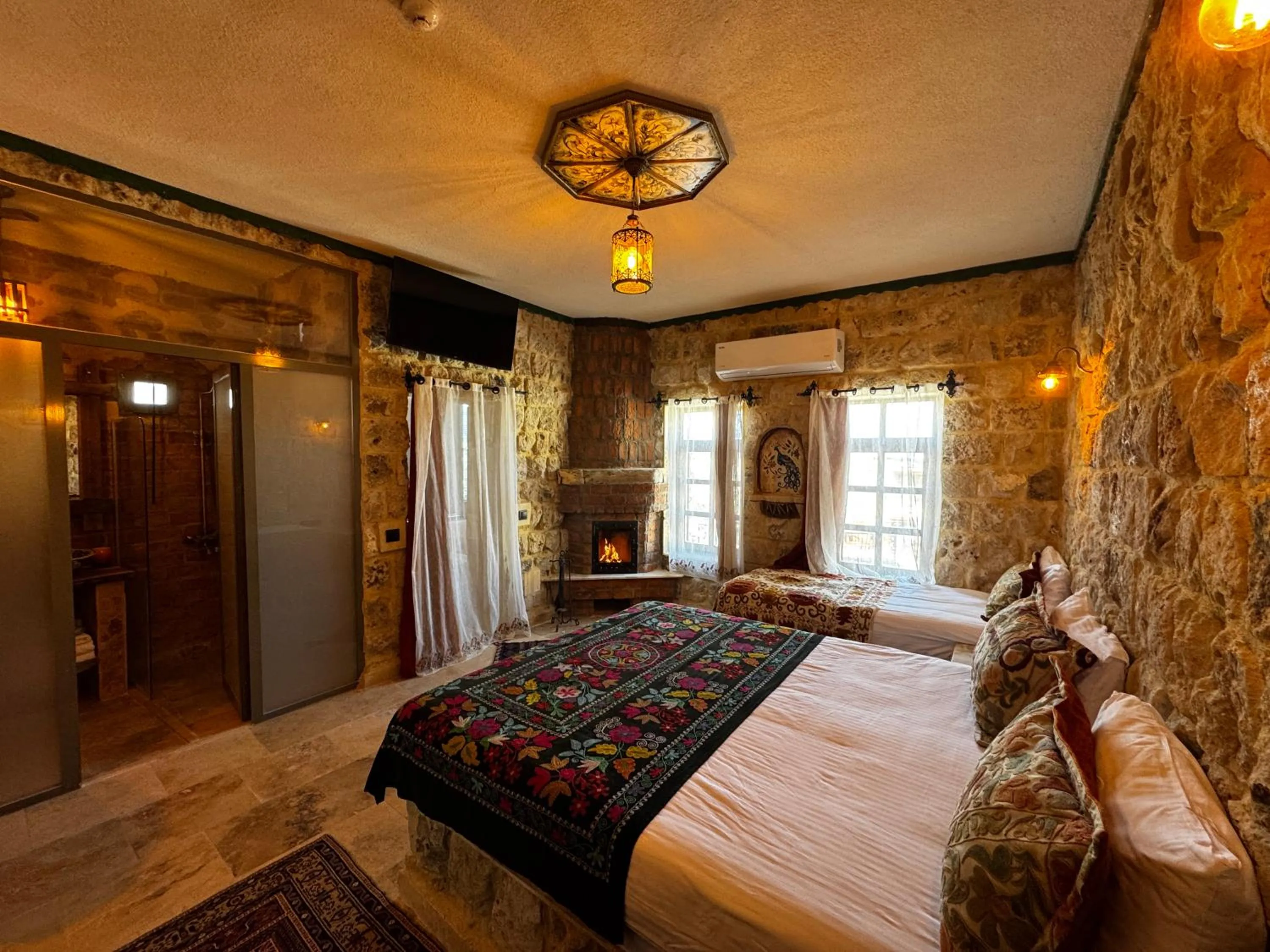 room service, Bed in Canela Cave Hotel - Cappadocia