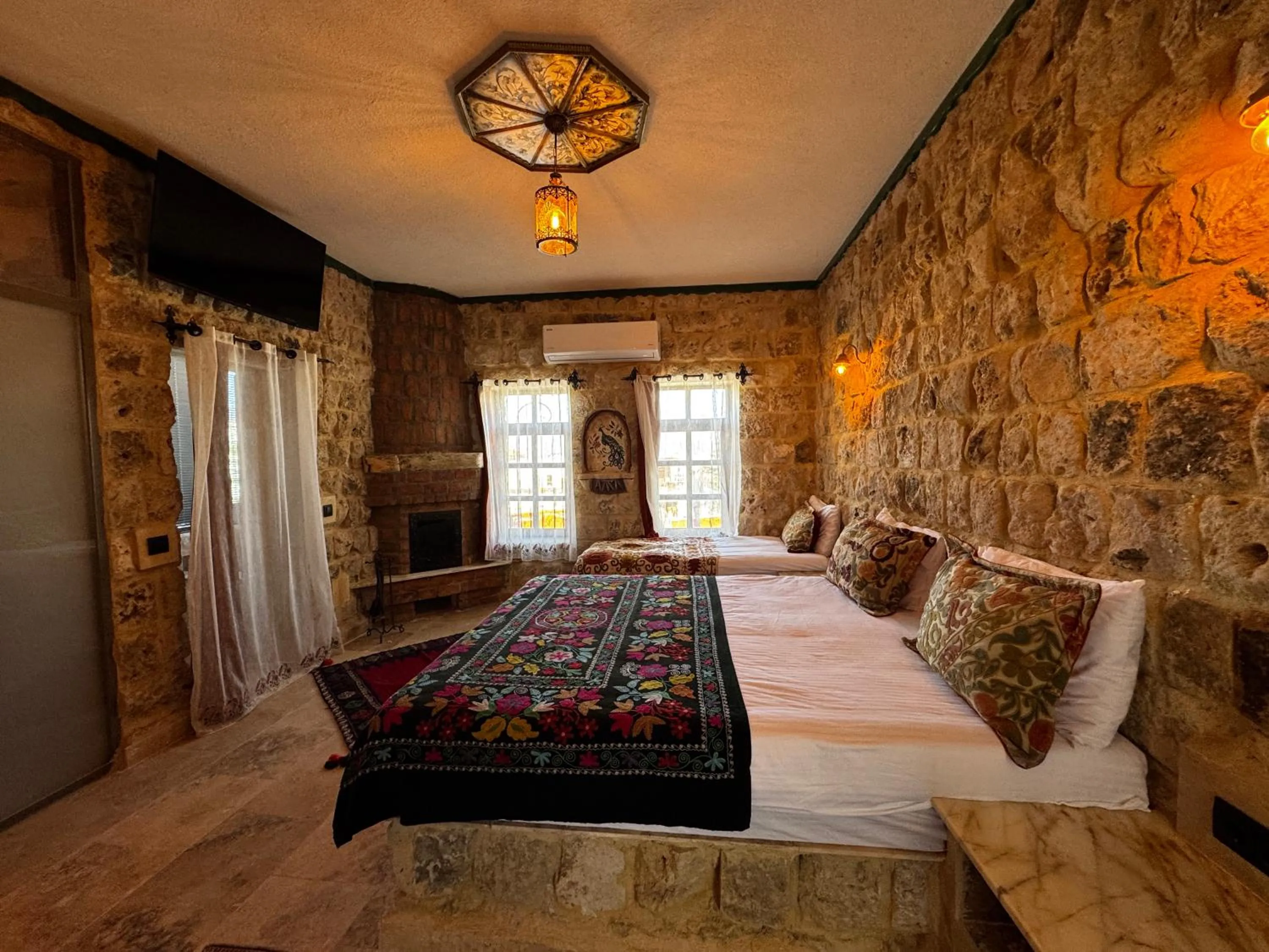 Bed in Canela Cave Hotel - Cappadocia