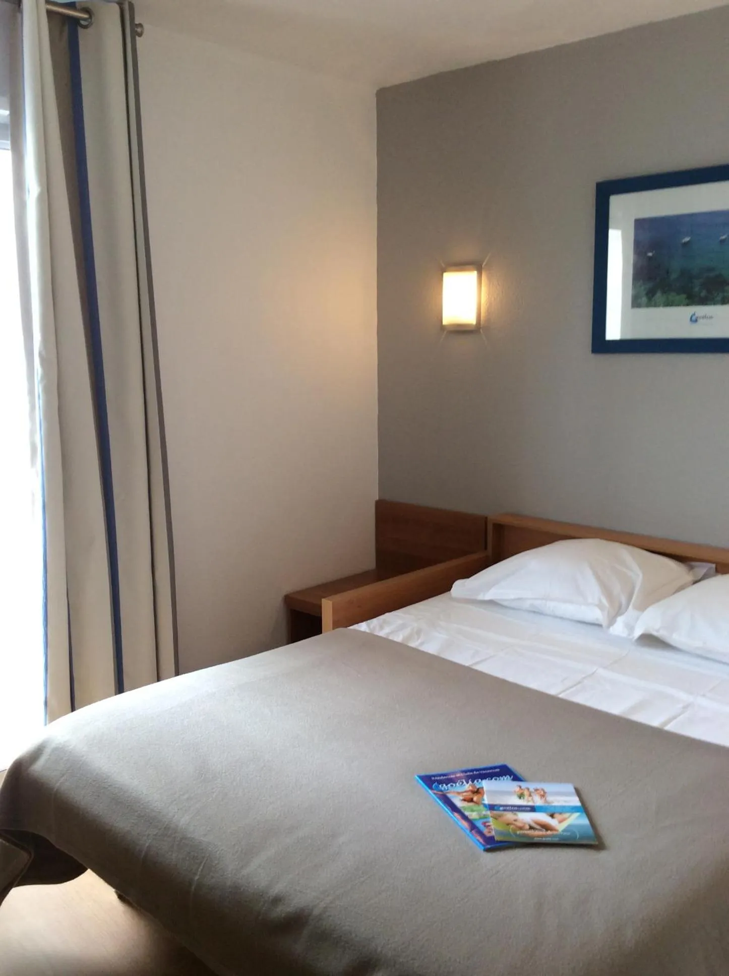 Bed in Appart'hôtel Goélia Sun City