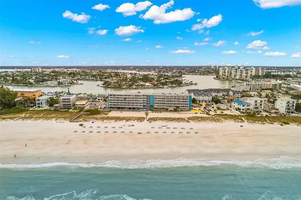 Property building in Island Inn Beach Resort