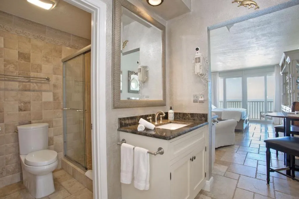 Bathroom in Island Inn Beach Resort