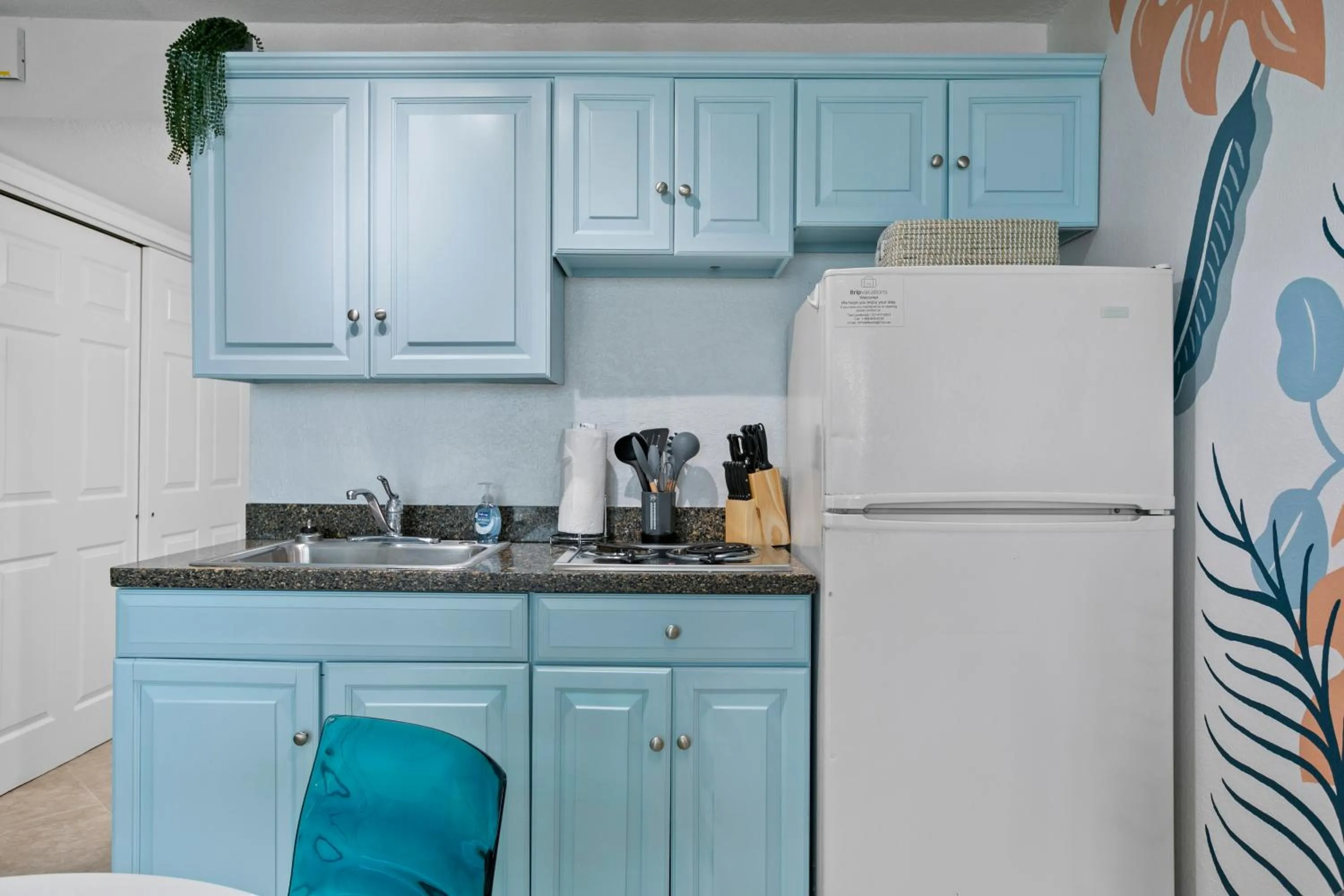 Kitchen or kitchenette in Island Inn Beach Resort