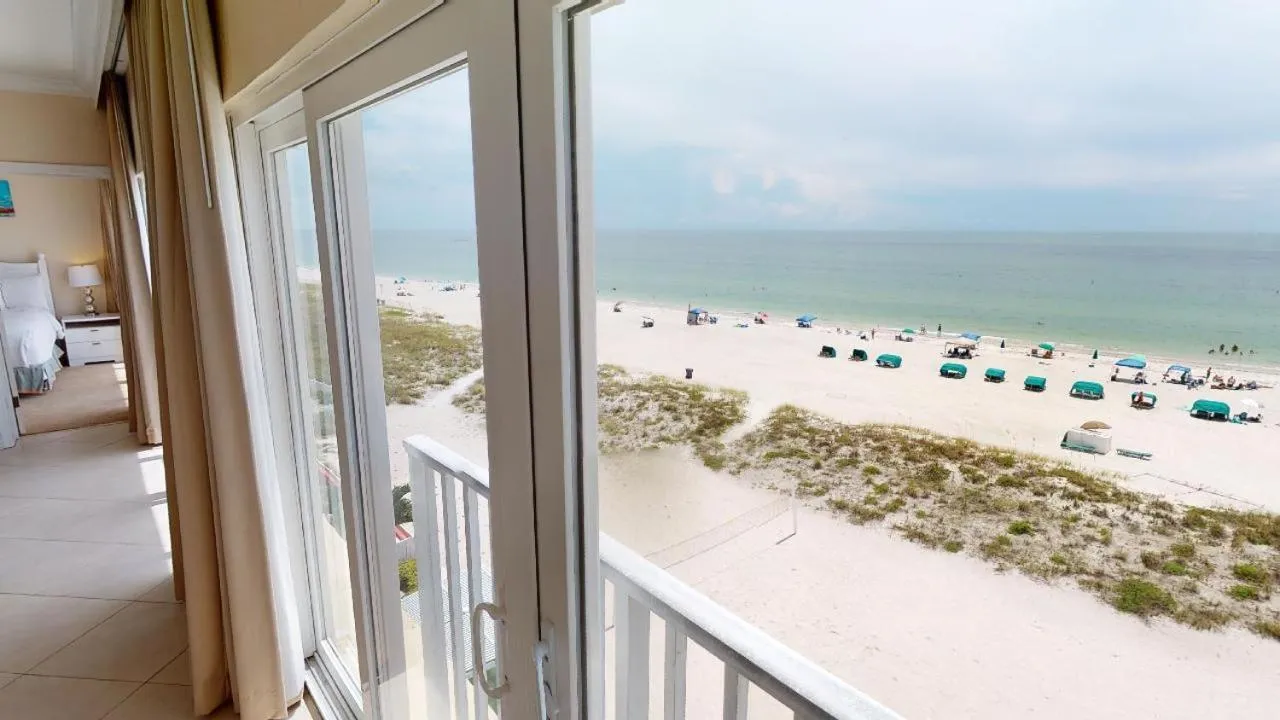 Beach in Island Inn Beach Resort