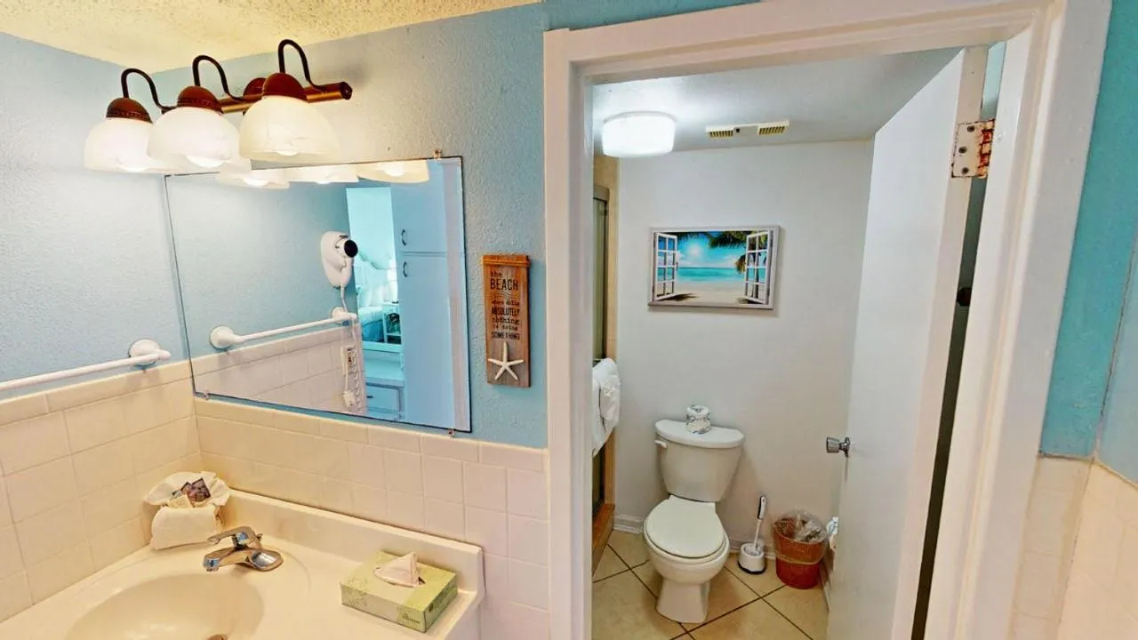 Bathroom in Island Inn Beach Resort