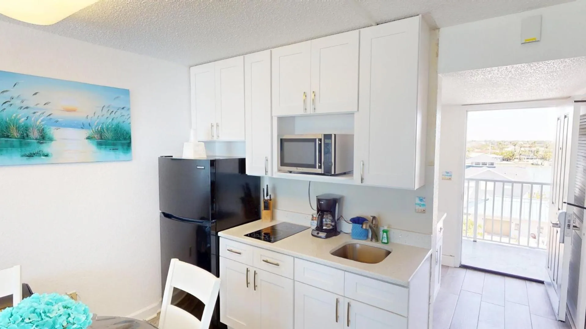 Kitchen or kitchenette in Island Inn Beach Resort