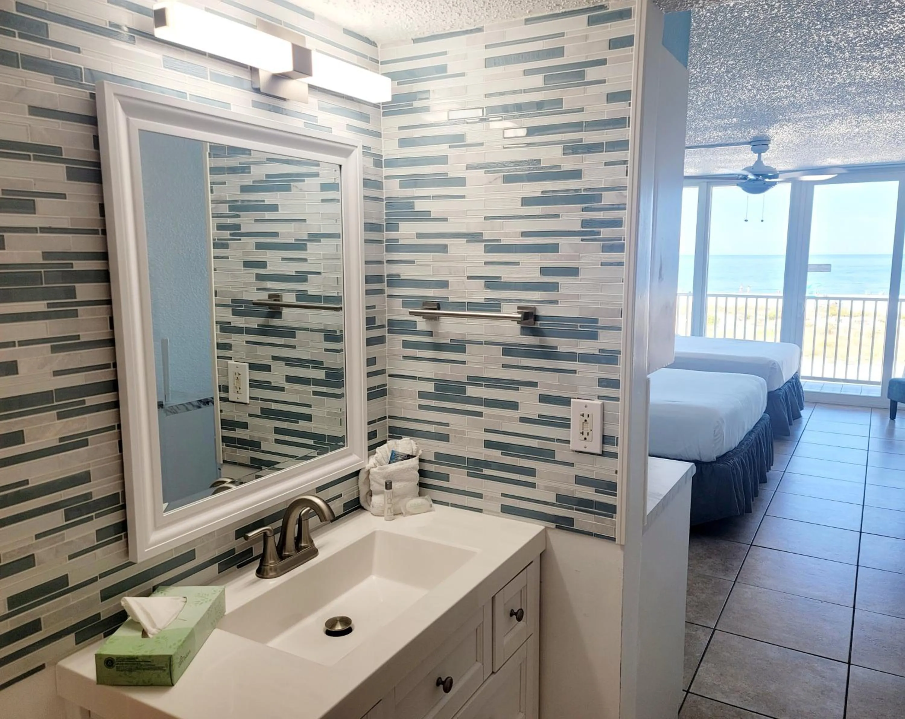 Bathroom in Island Inn Beach Resort