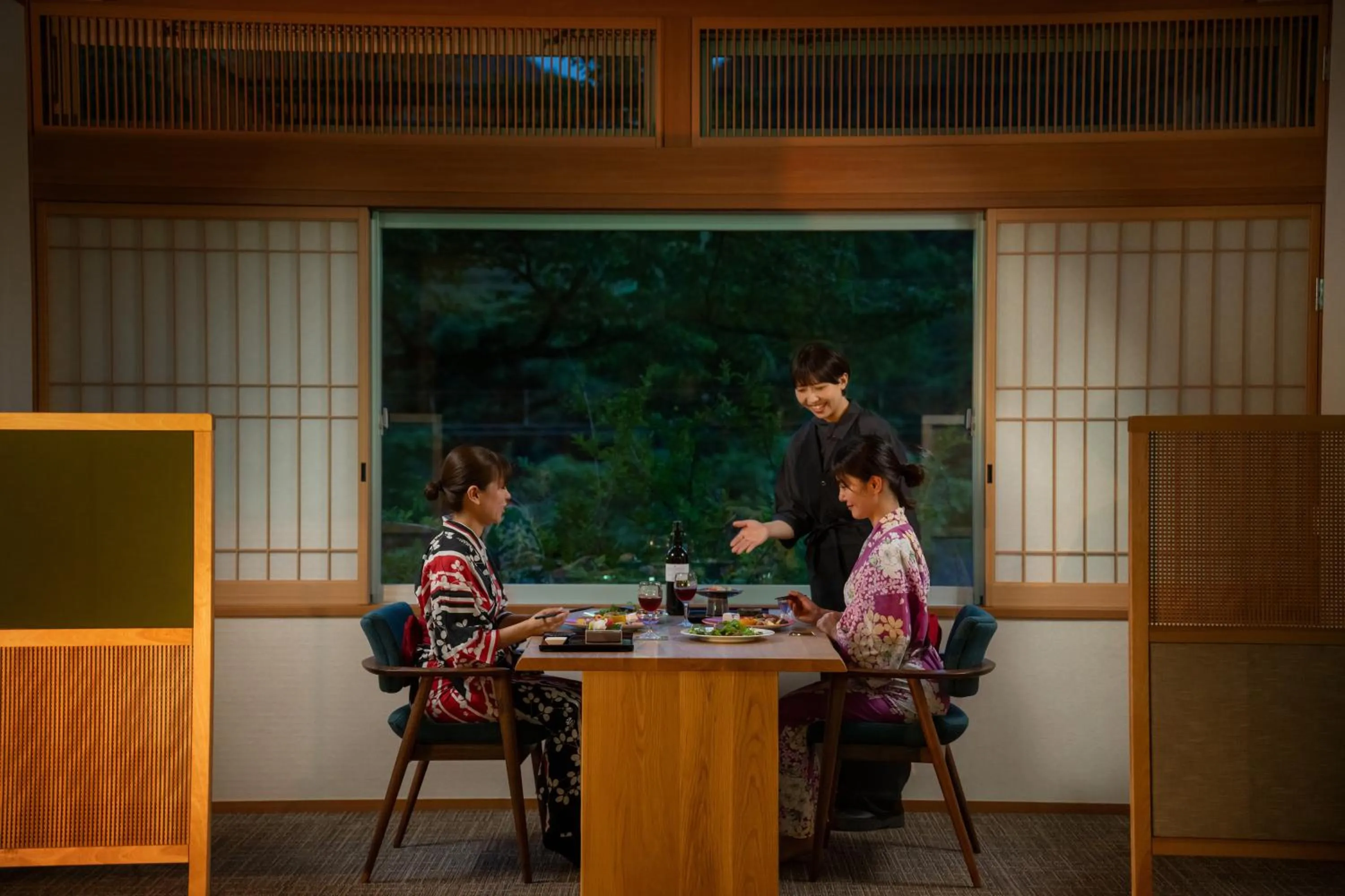 Restaurant/places to eat in Eirakukan