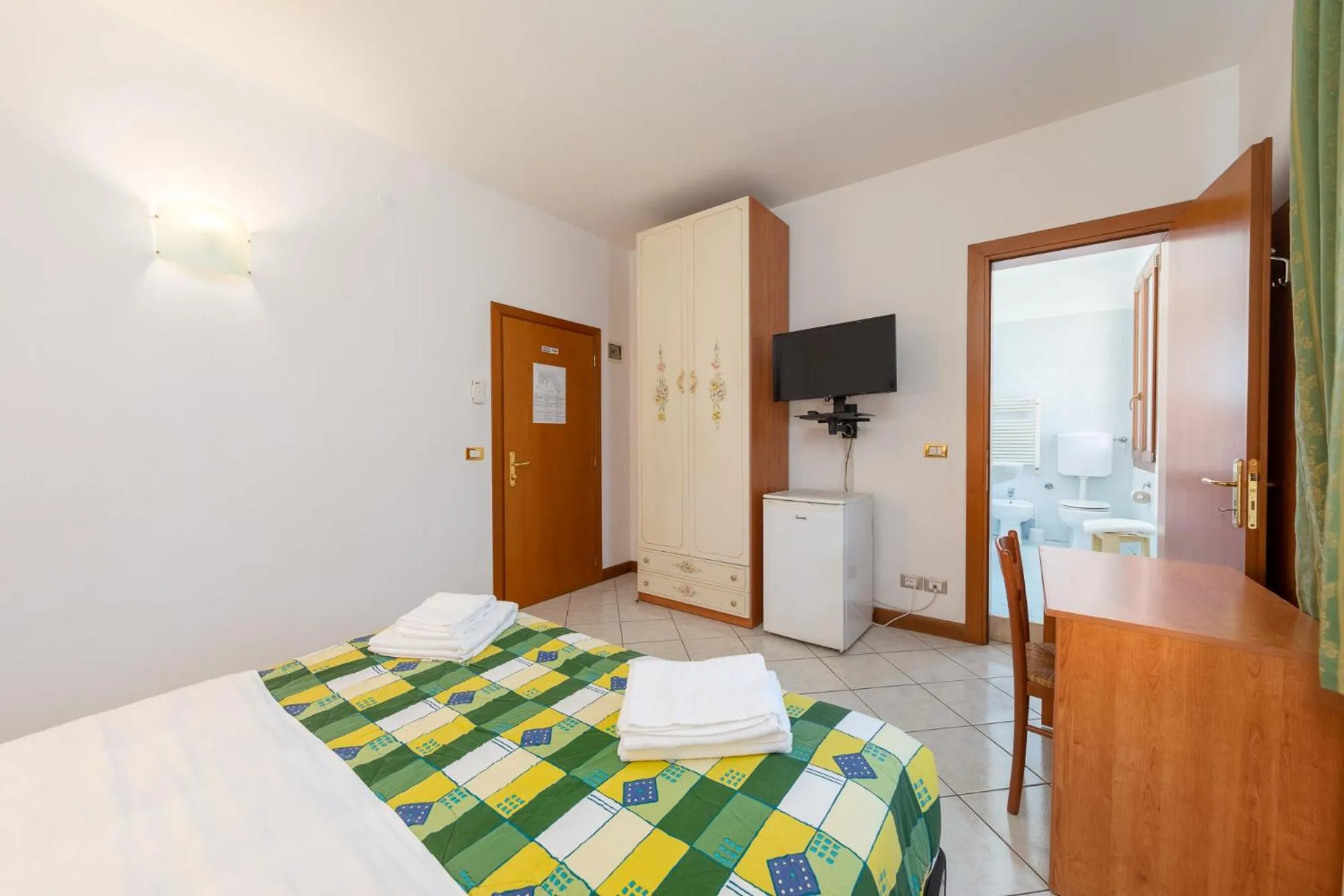 Bed in Hotel New Aurora Venice