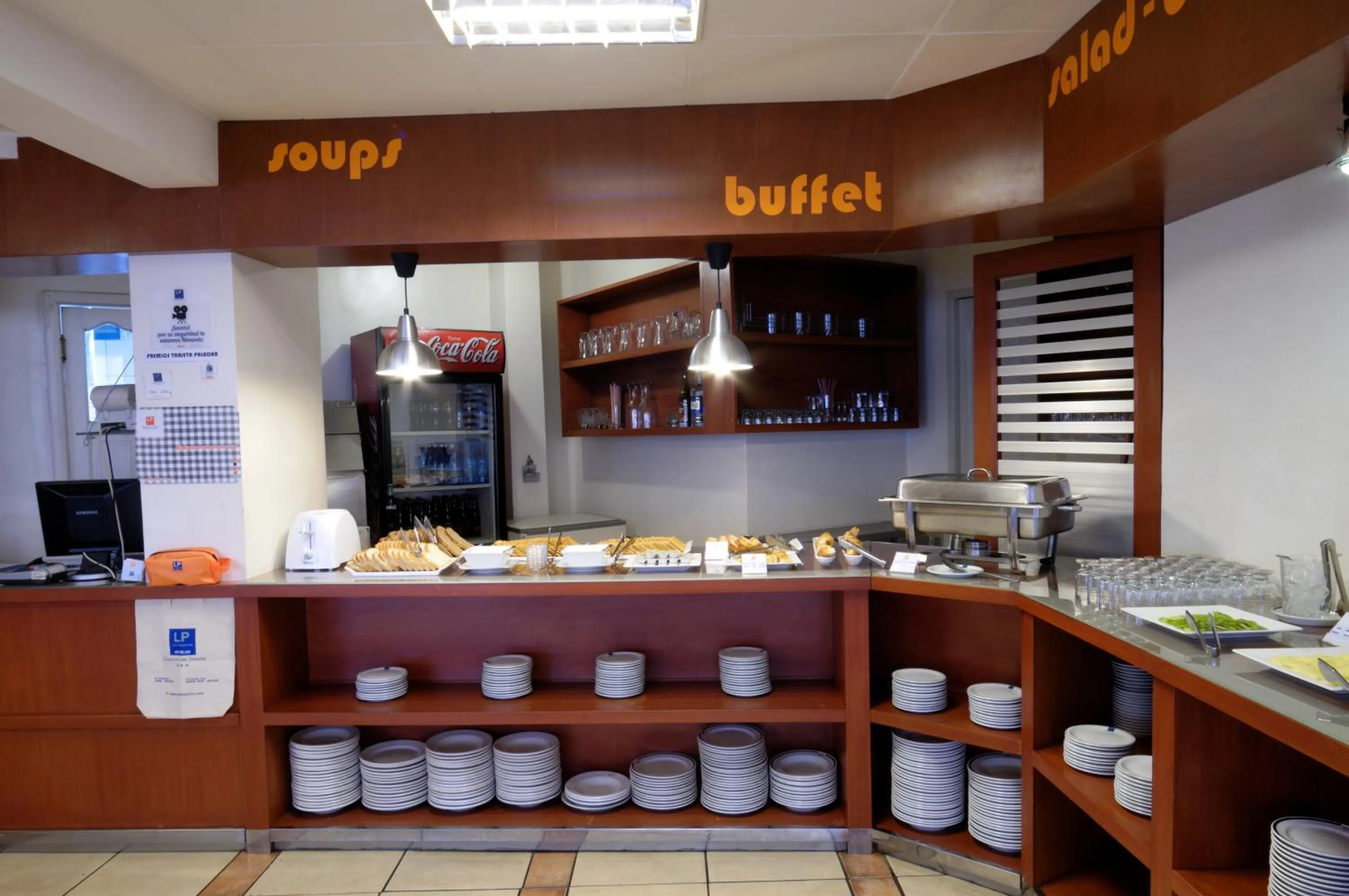 Restaurant/places to eat in Hotel LP Columbus