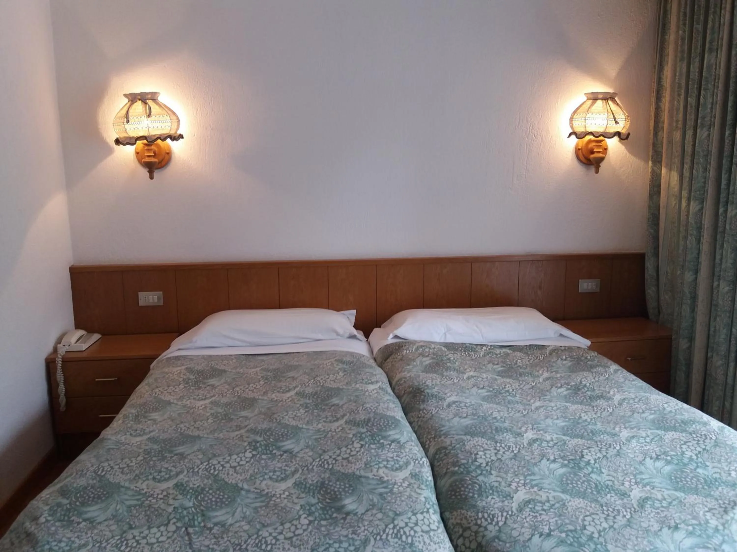 View (from property/room), Bed in Hotel Ottoz Meublé