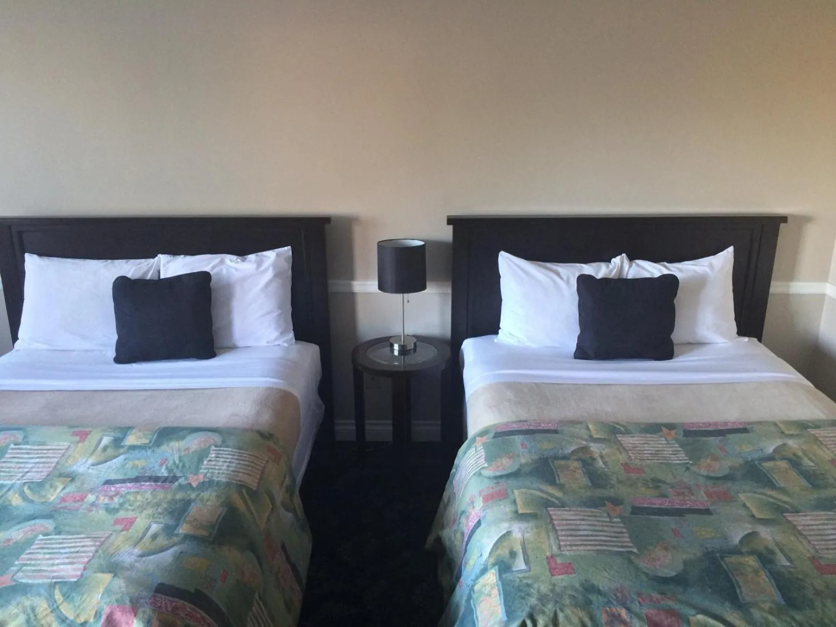 Bedroom, Bed in The Classic Horseshoe Bay Motel