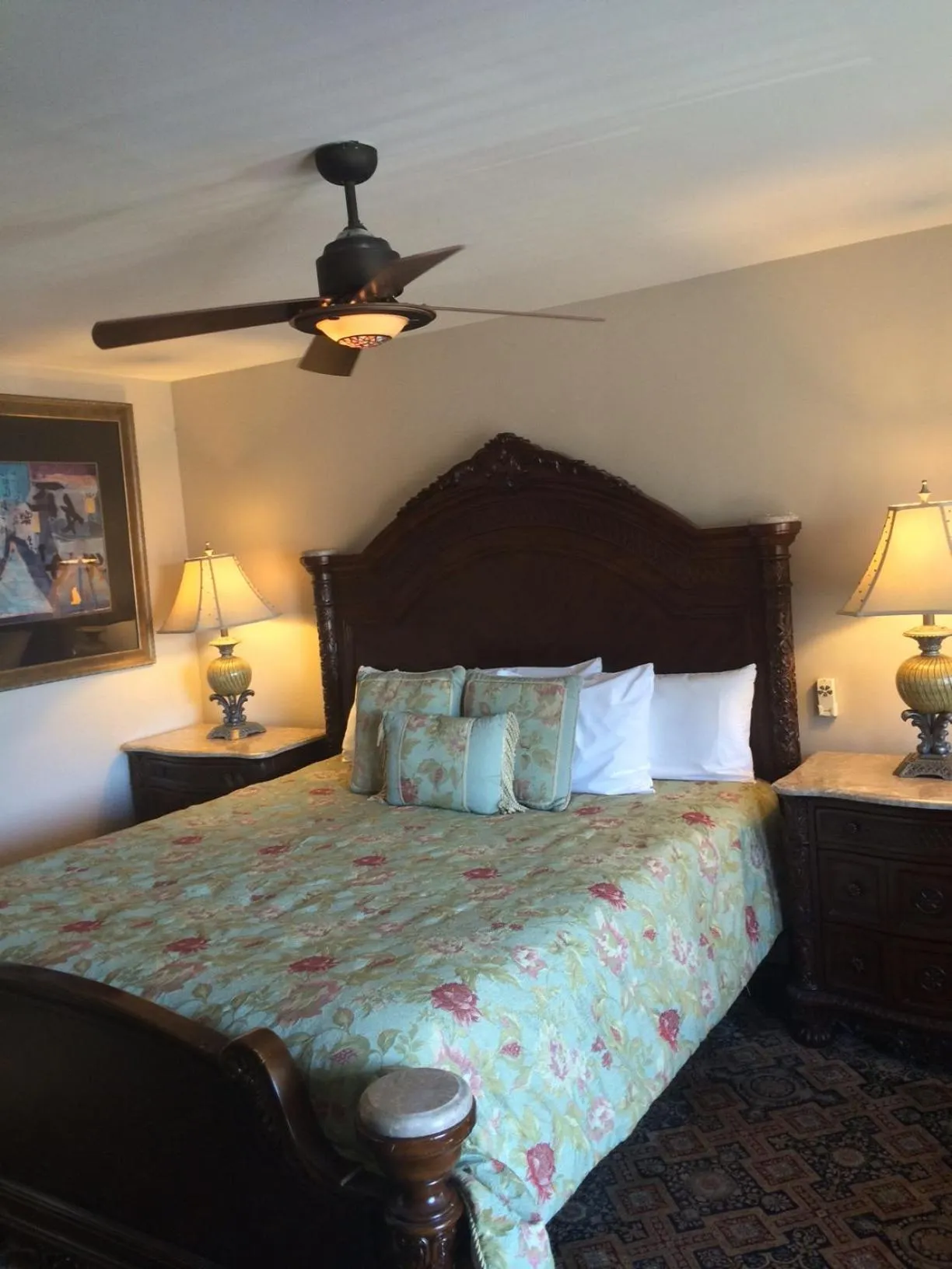 Bedroom, Bed in The Classic Horseshoe Bay Motel