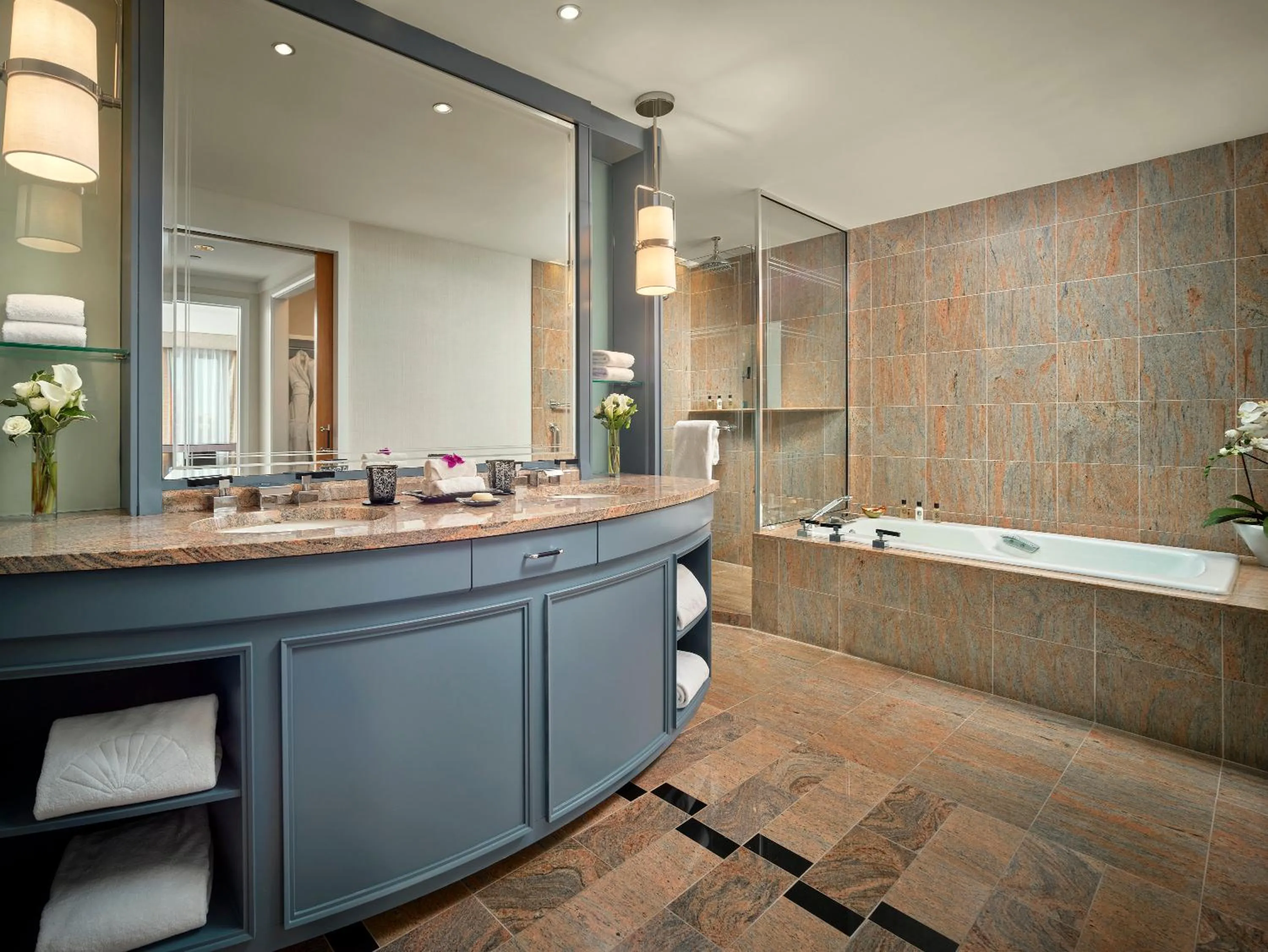 Kitchen or kitchenette in Mandarin Oriental, Boston