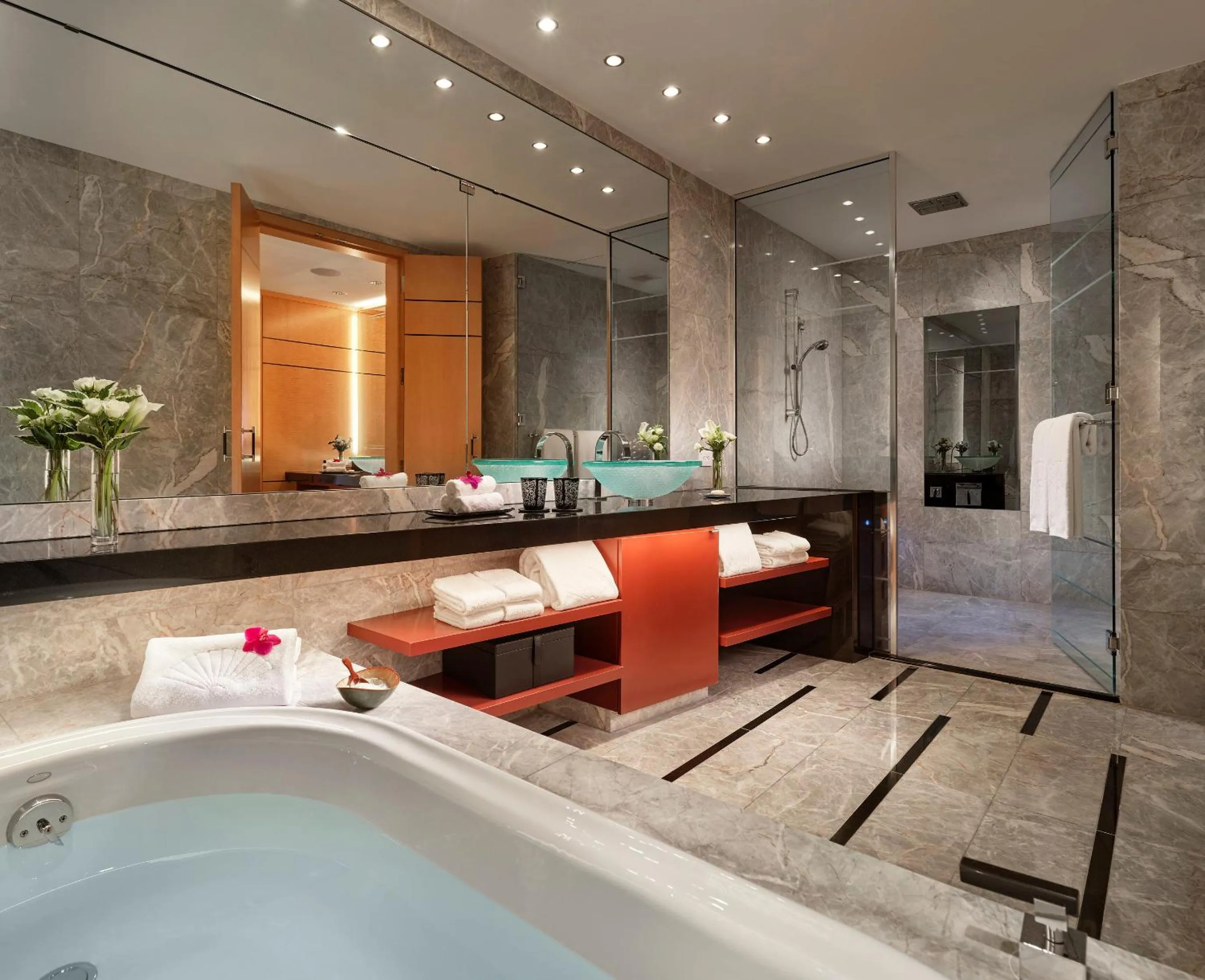 Food and drinks in Mandarin Oriental, Boston