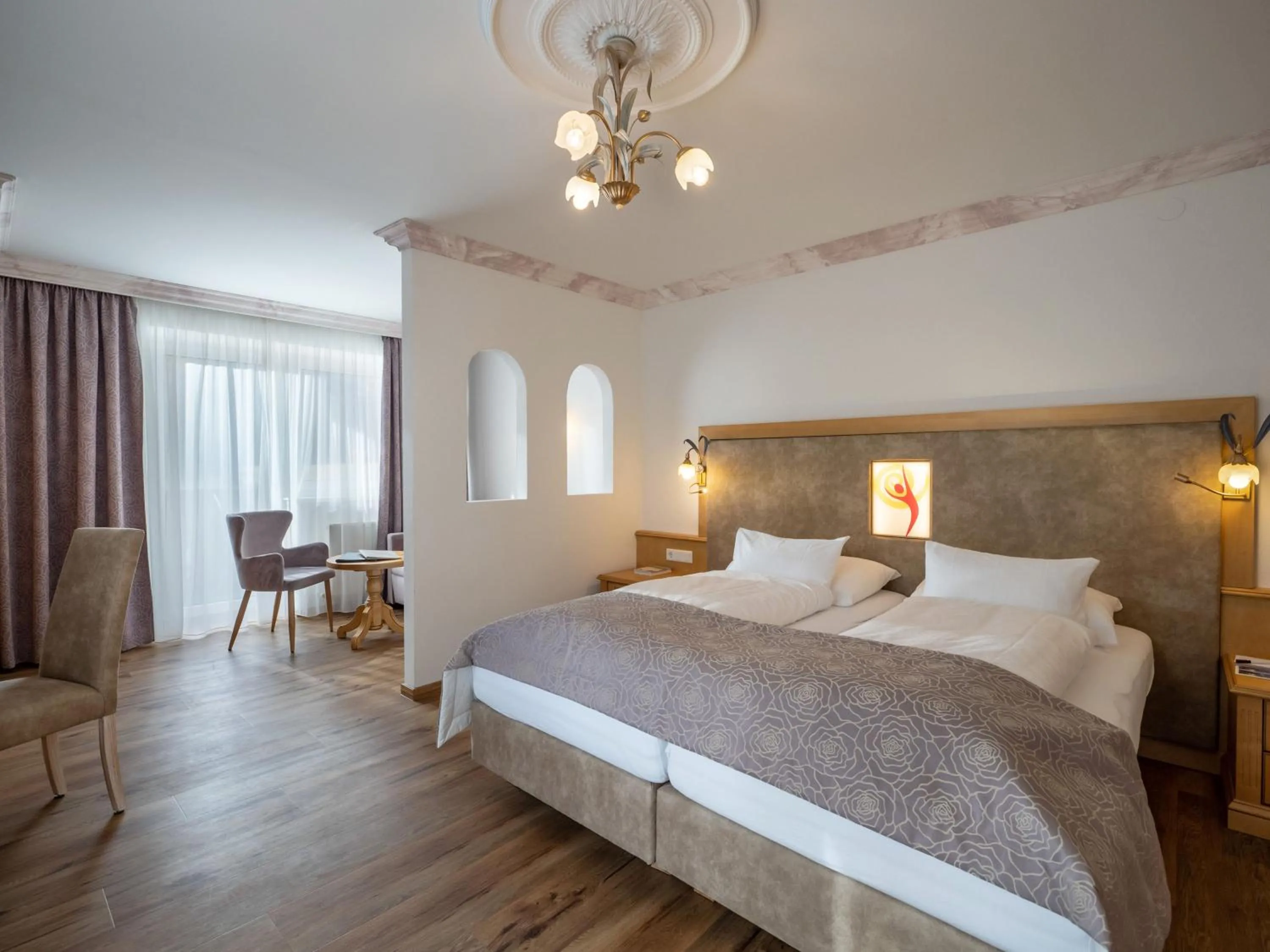 Bedroom, Bed in Alpenhotel Karwendel -Adults only-