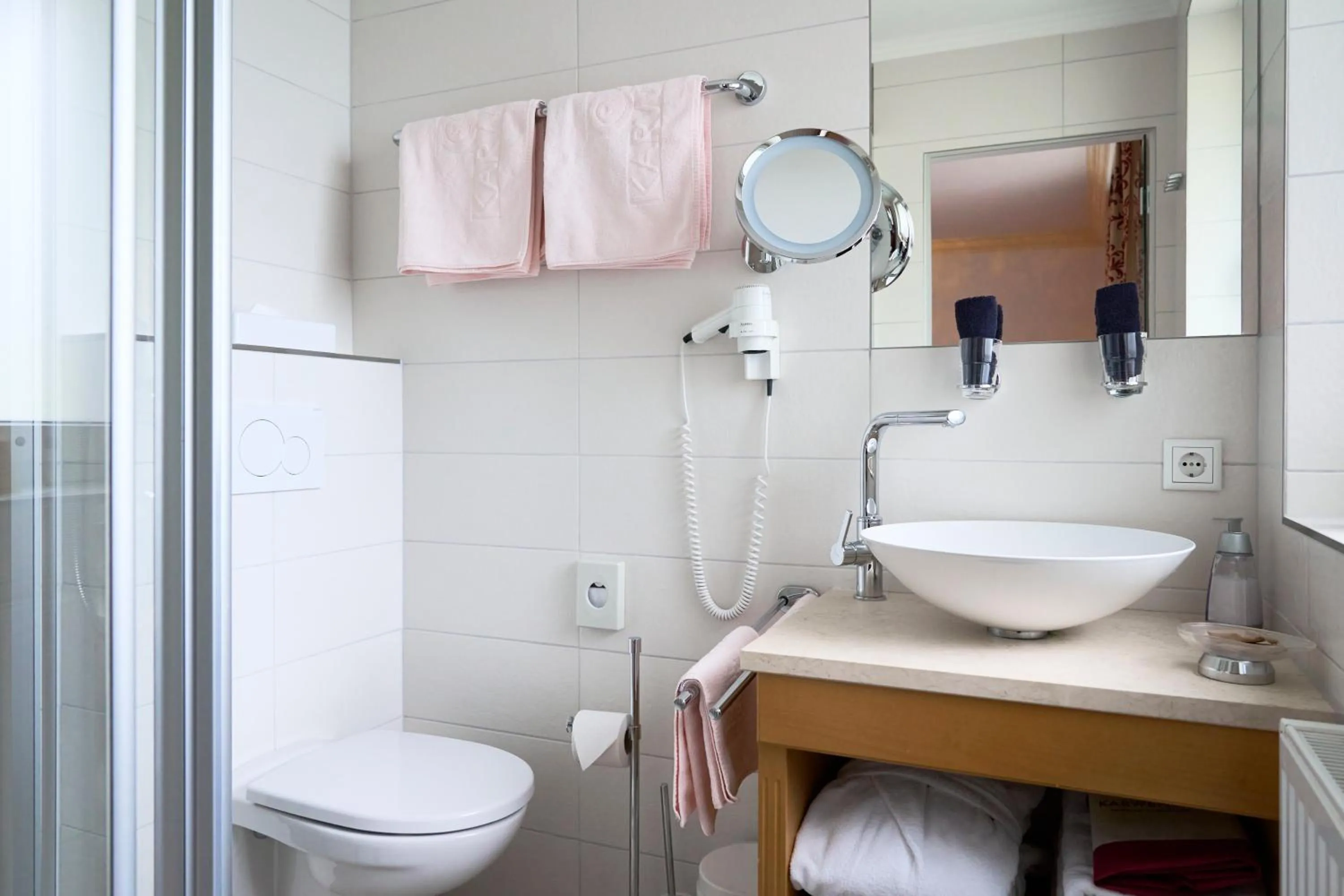 Bathroom in Alpenhotel Karwendel -Adults only-