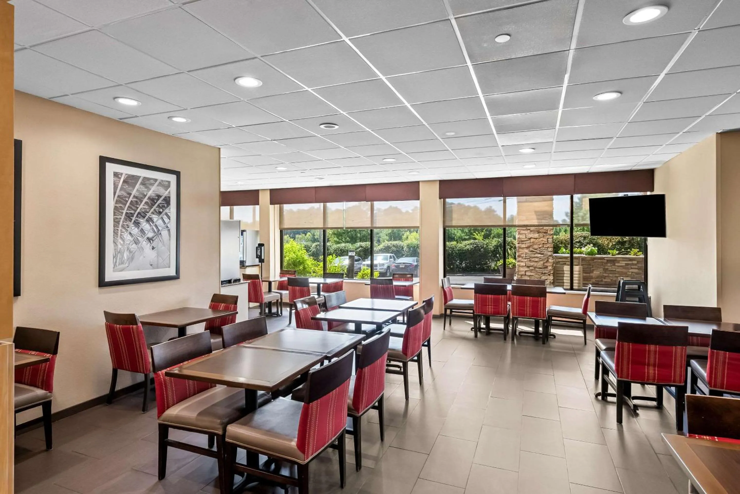 Breakfast in Comfort Inn & Suites Durham near Duke University