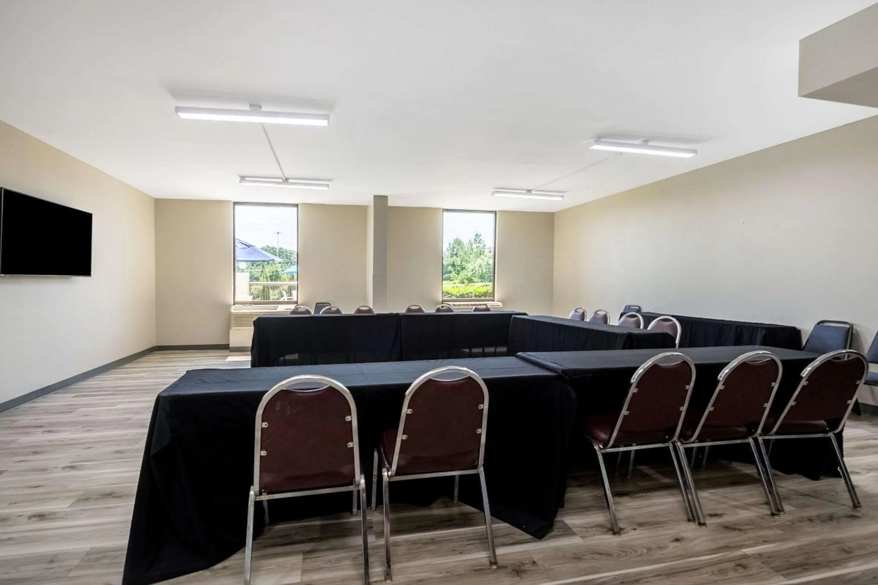 Meeting/conference room in Comfort Inn & Suites Durham near Duke University