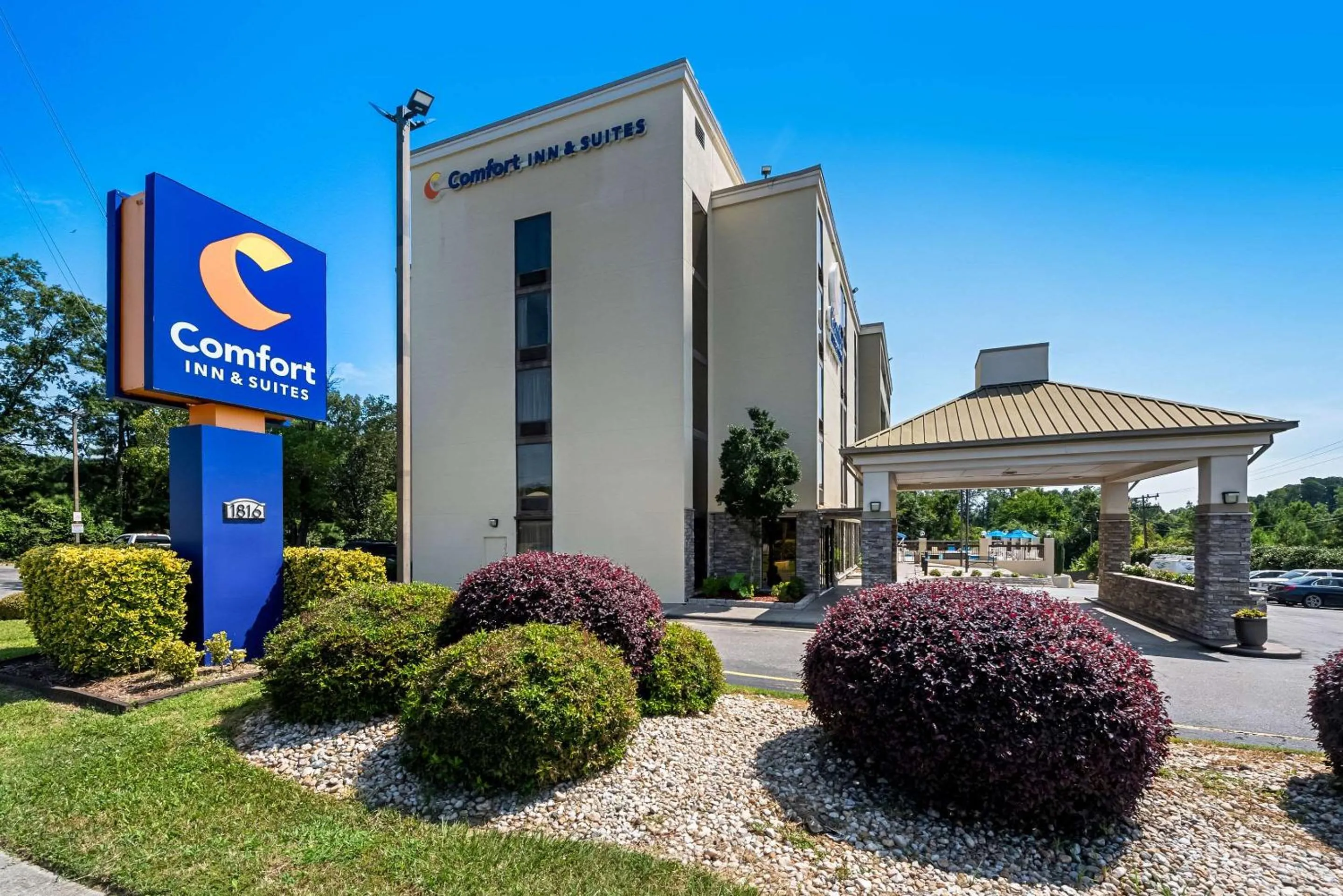 Property building in Comfort Inn & Suites Durham near Duke University