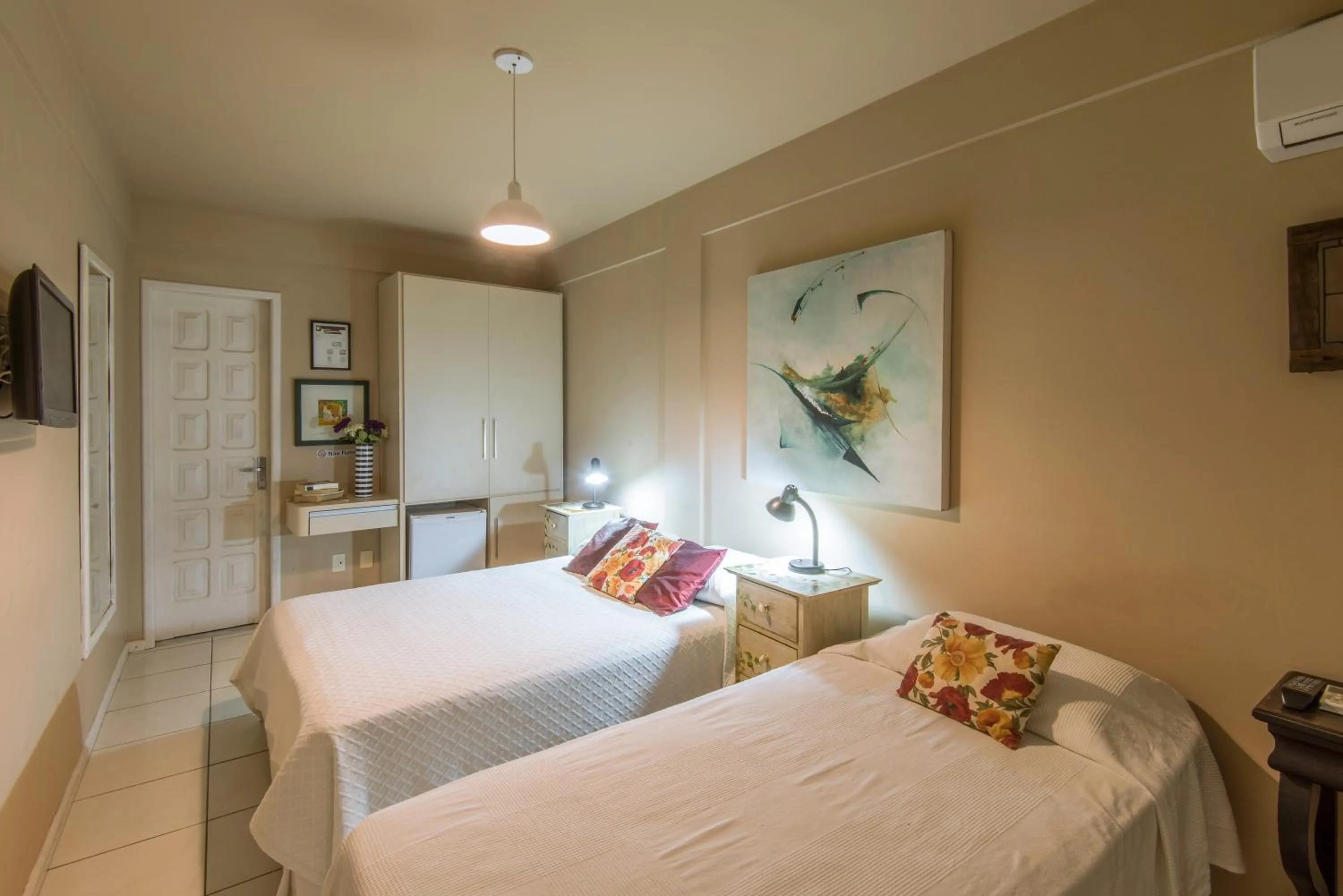 Photo of the whole room, Bed in Pousada Via Brasil