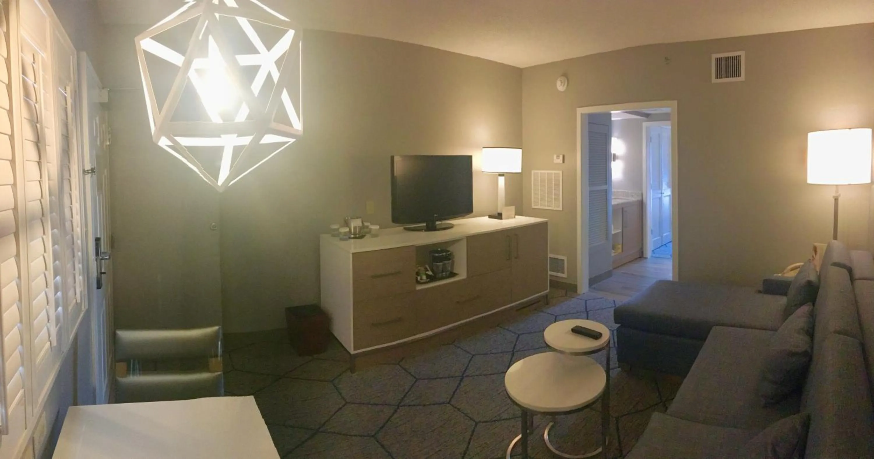 TV and multimedia in DoubleTree Suites by Hilton Melbourne Beach Oceanfront