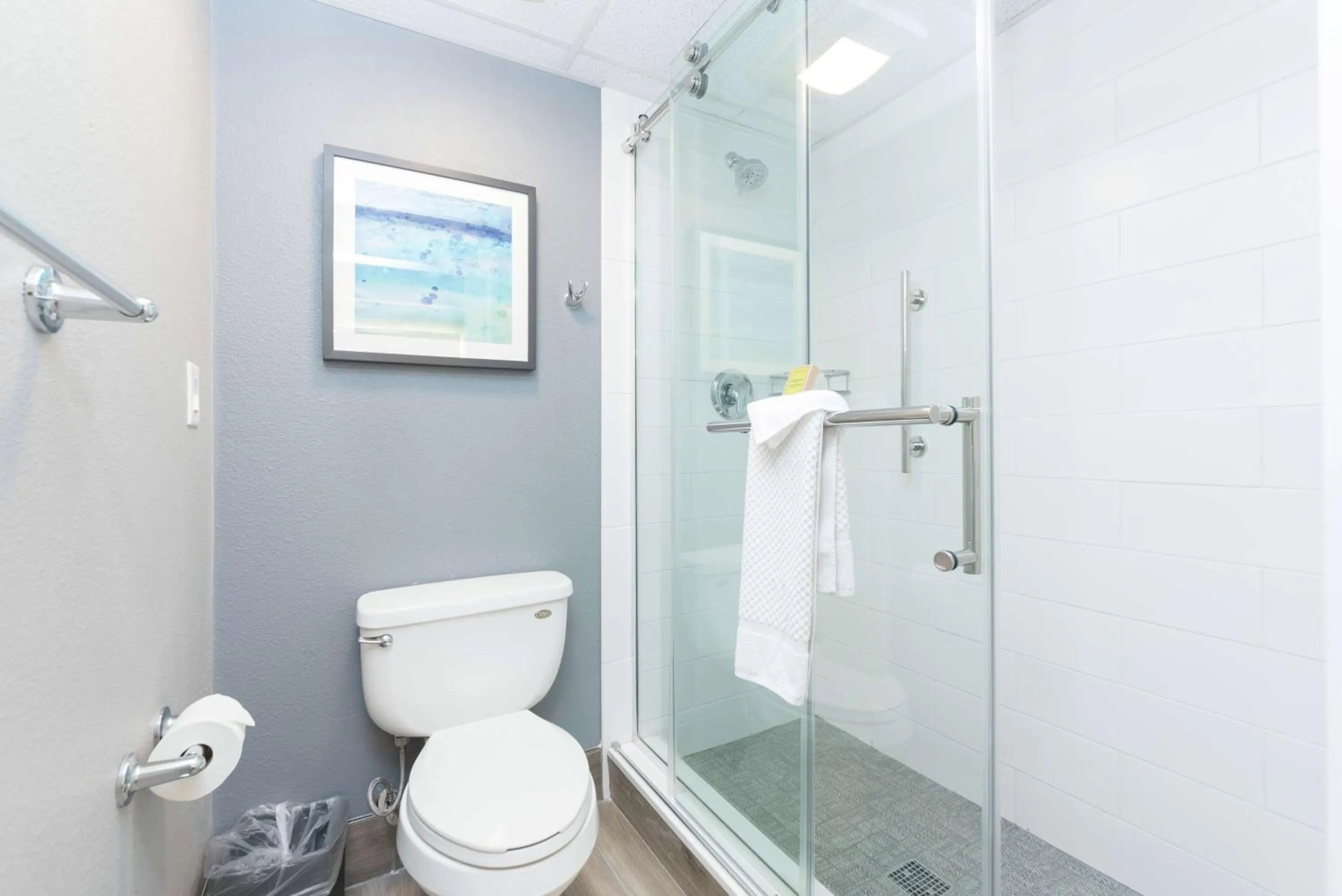 Bed in DoubleTree Suites by Hilton Melbourne Beach Oceanfront