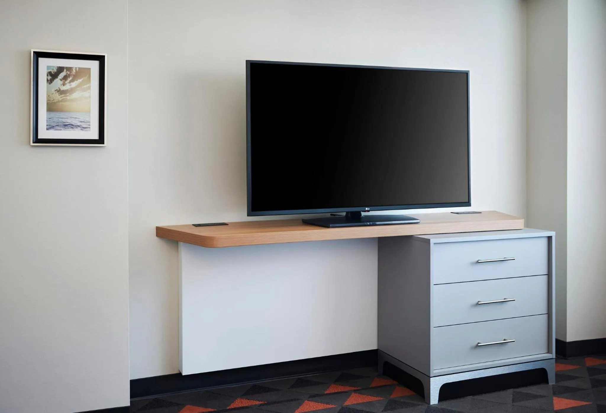 Photo of the whole room in Holiday Inn & Suites Oakville at Bronte by IHG