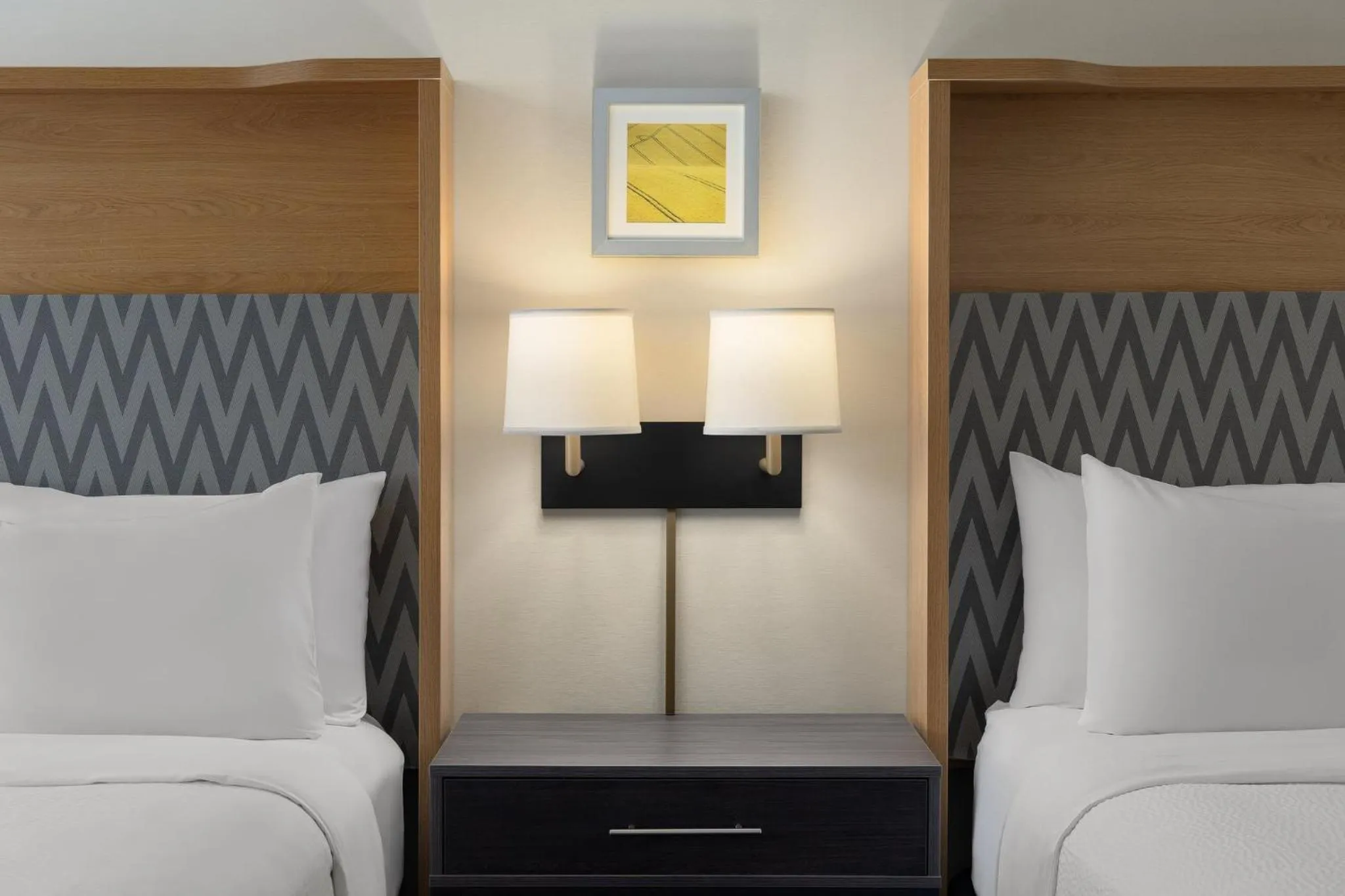 Photo of the whole room, Bed in Holiday Inn & Suites Oakville at Bronte by IHG