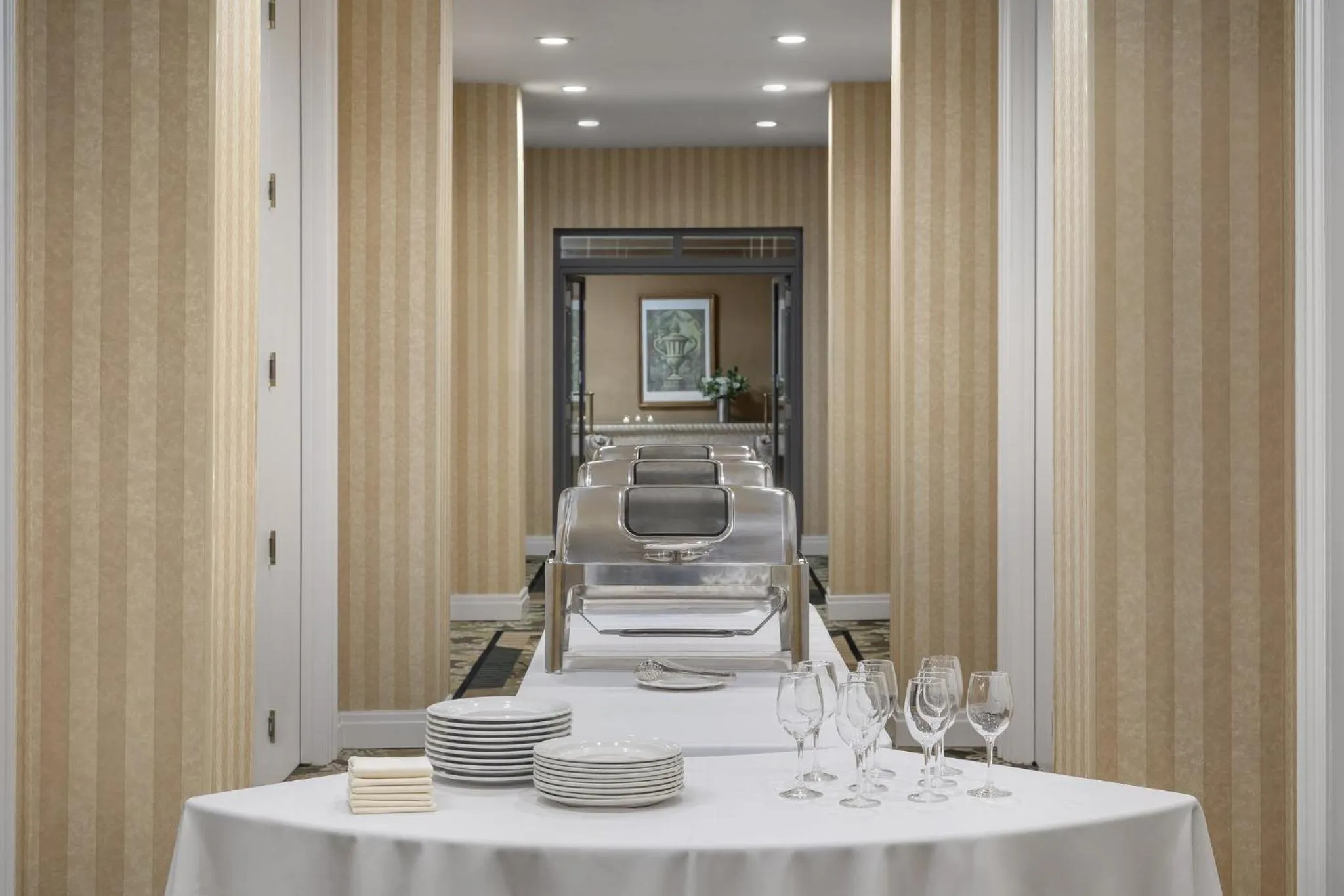 Meeting/conference room in Holiday Inn & Suites Oakville at Bronte by IHG